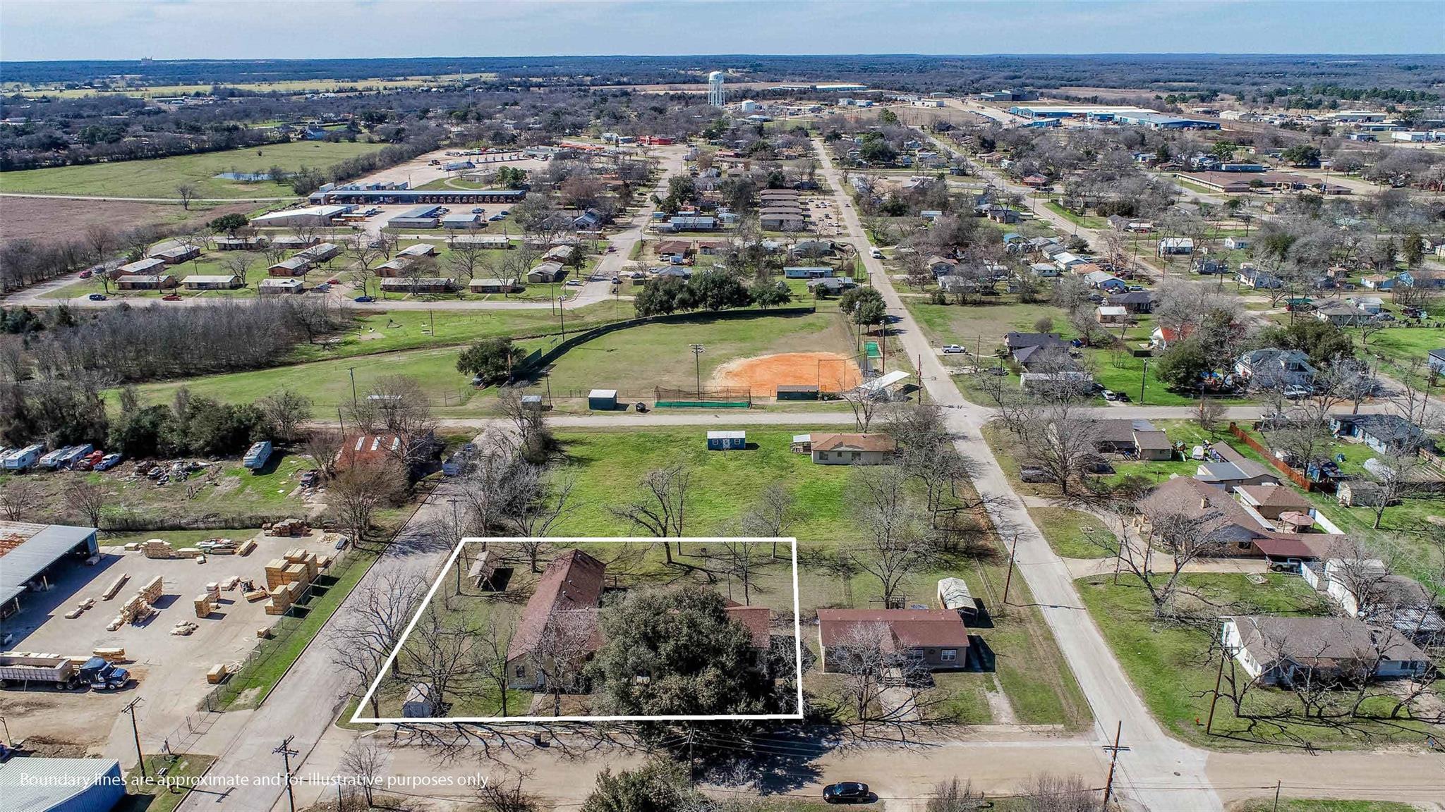 1502 W 9th St, Caldwell, TX 77836