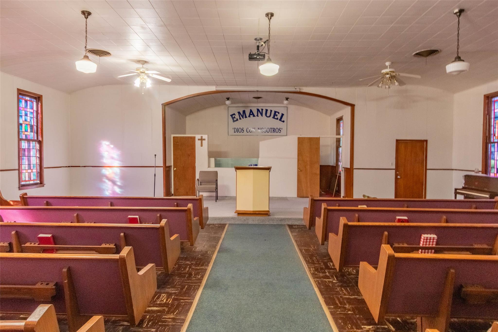 1502 W 9th St, Caldwell, TX 77836