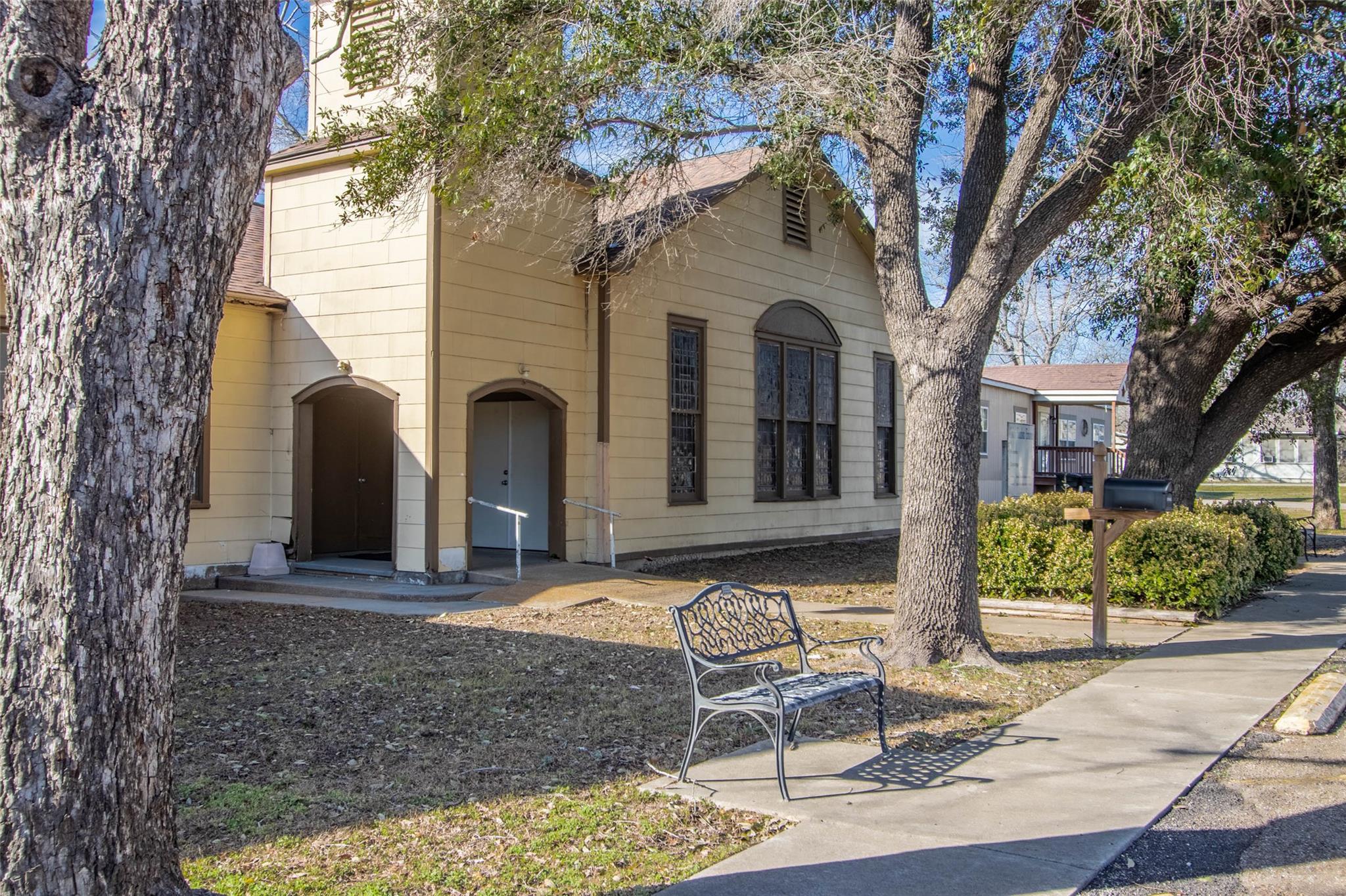 1502 W 9th St, Caldwell, TX 77836