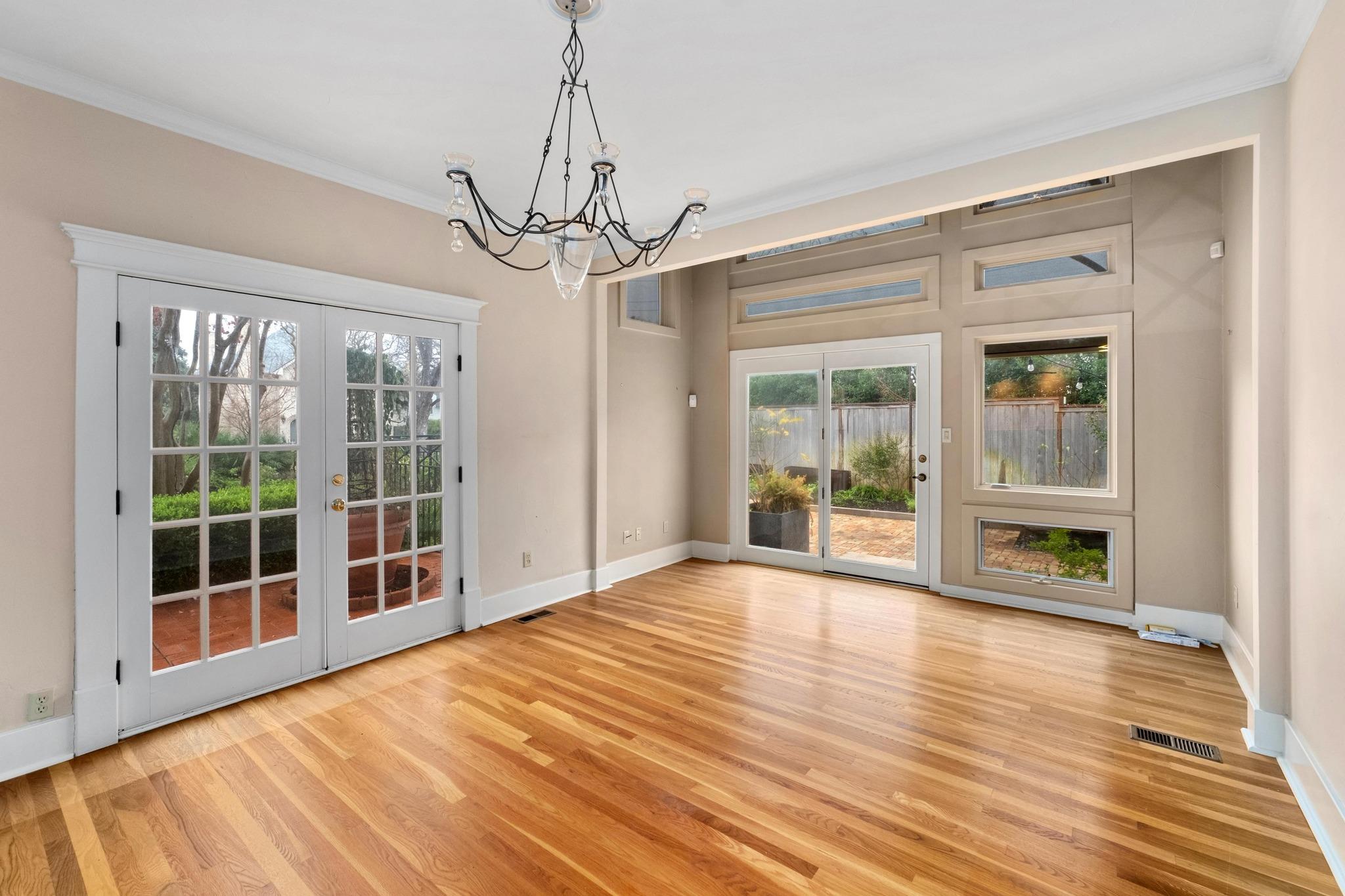 1502 Murray Ln, Austin, TX 78703