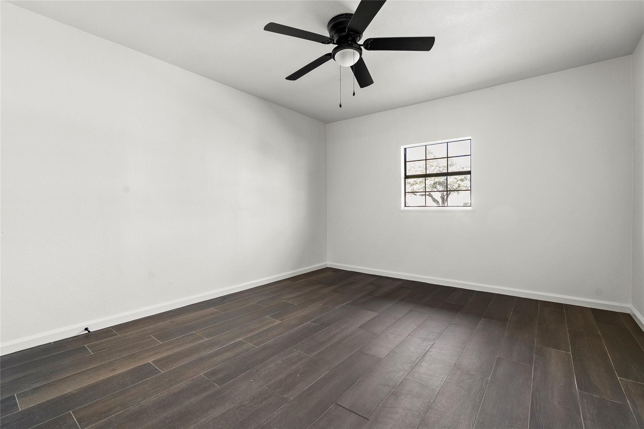 616 Mogonye Ln, Elgin, TX 78621