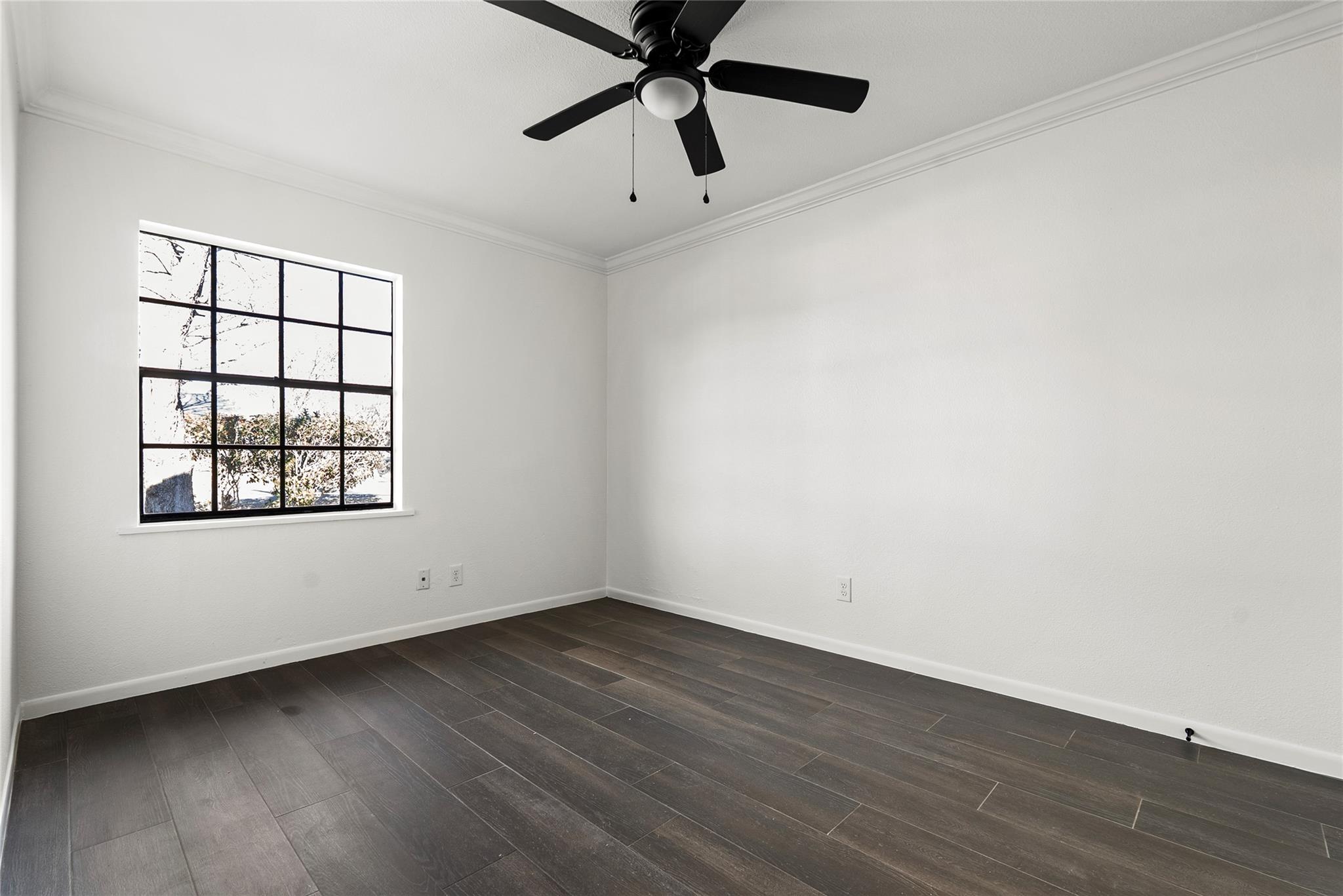 616 Mogonye Ln, Elgin, TX 78621