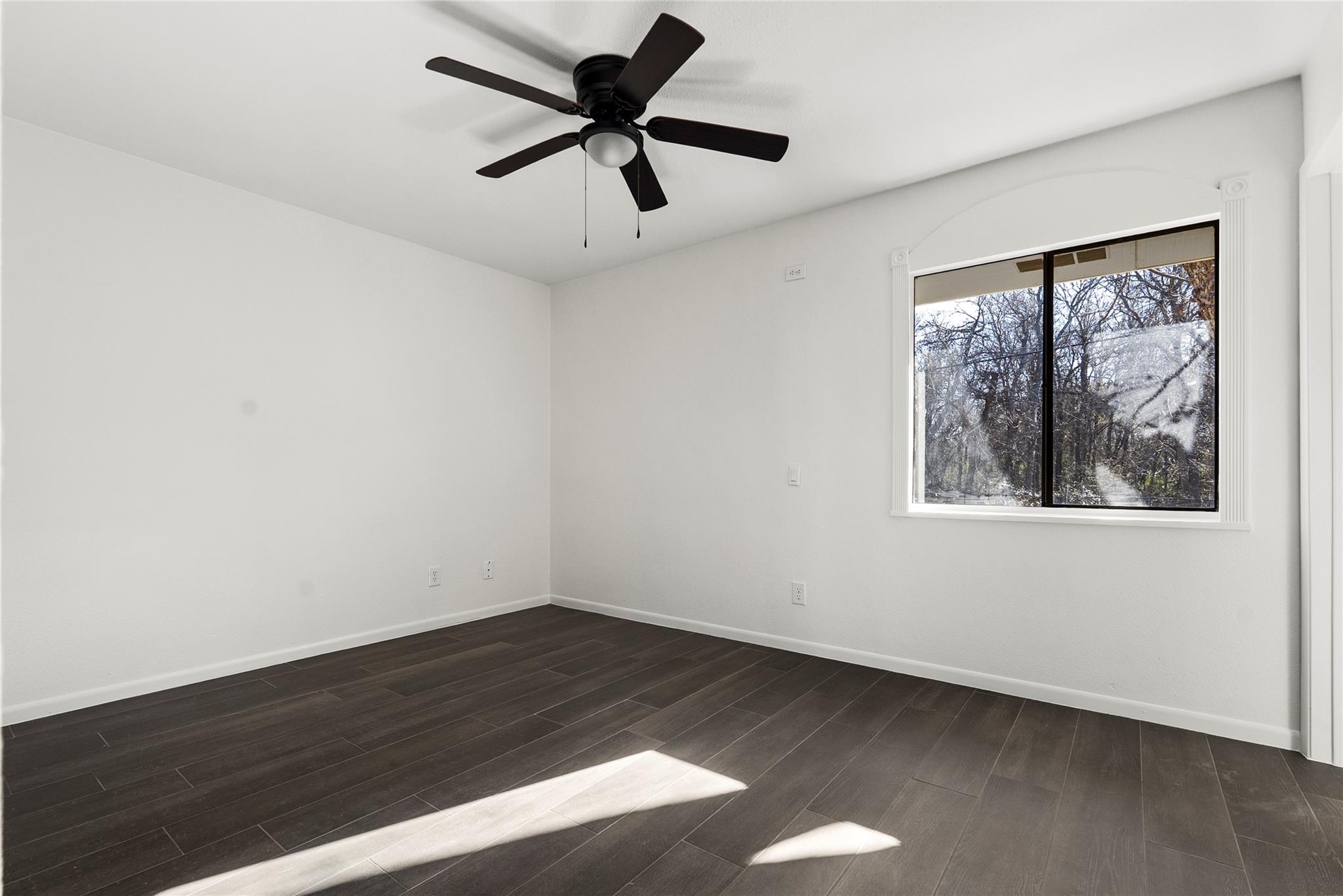 616 Mogonye Ln, Elgin, TX 78621