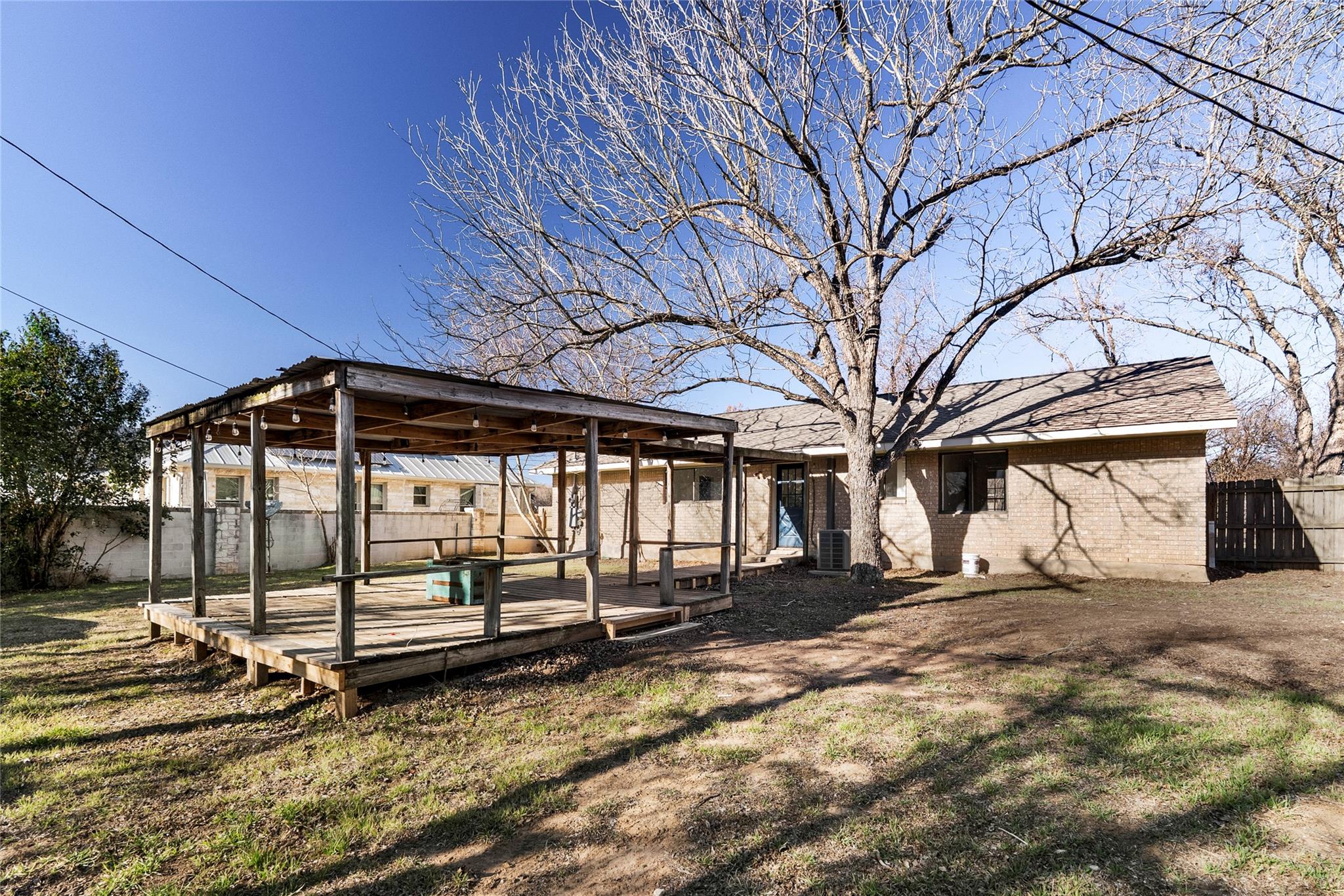 616 Mogonye Ln, Elgin, TX 78621