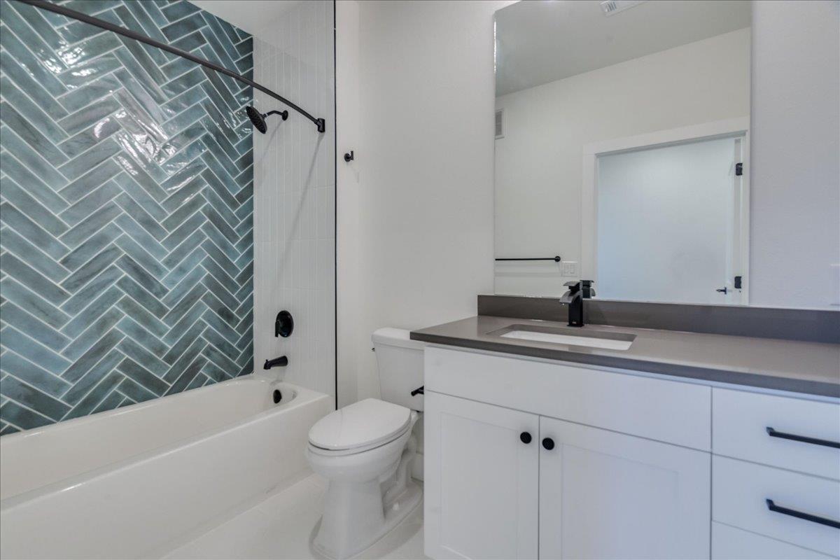 3000 Duval St # 303, Austin, TX 78705