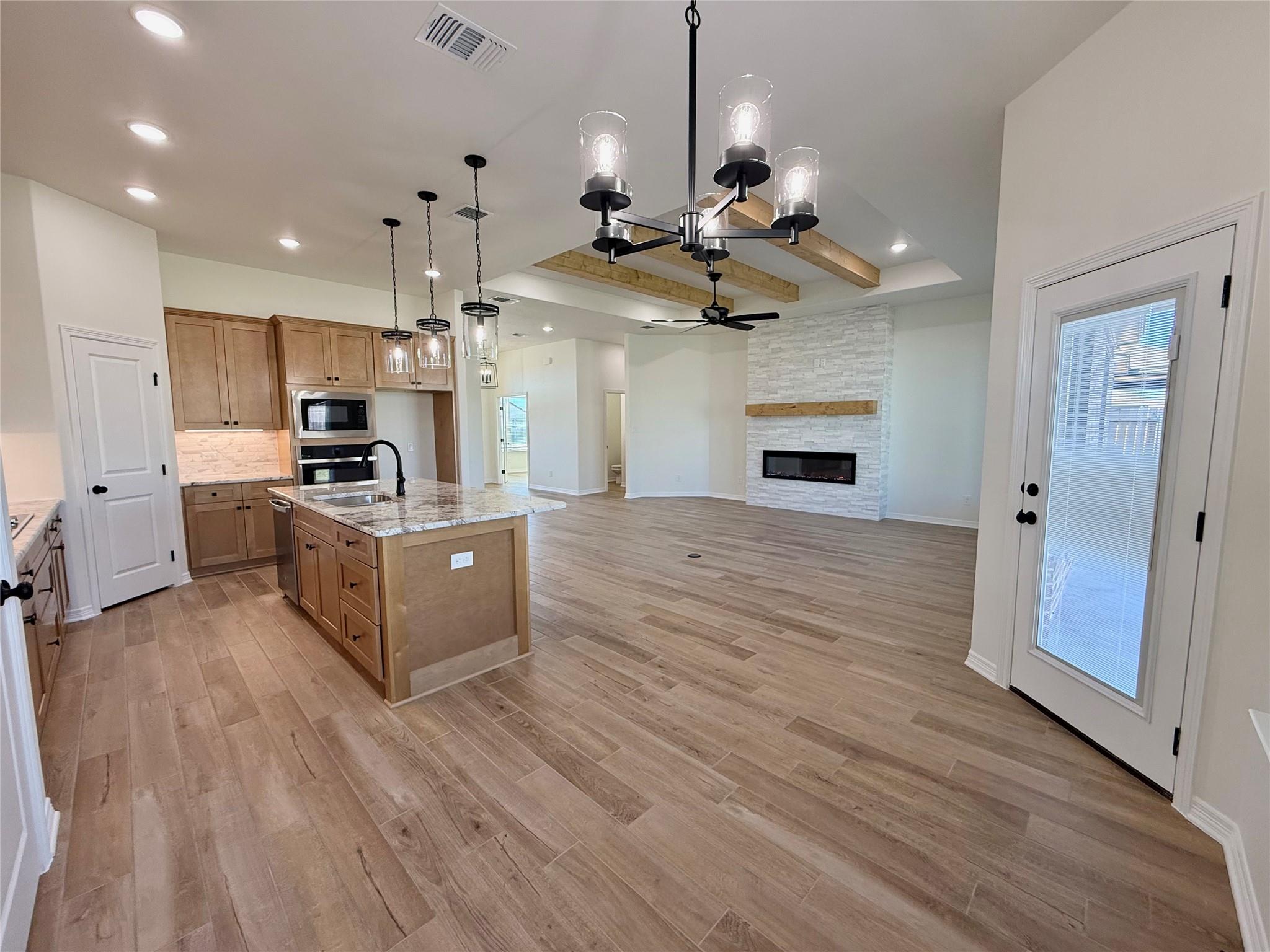 718 Eagle Claw Dr, Salado, TX 76571