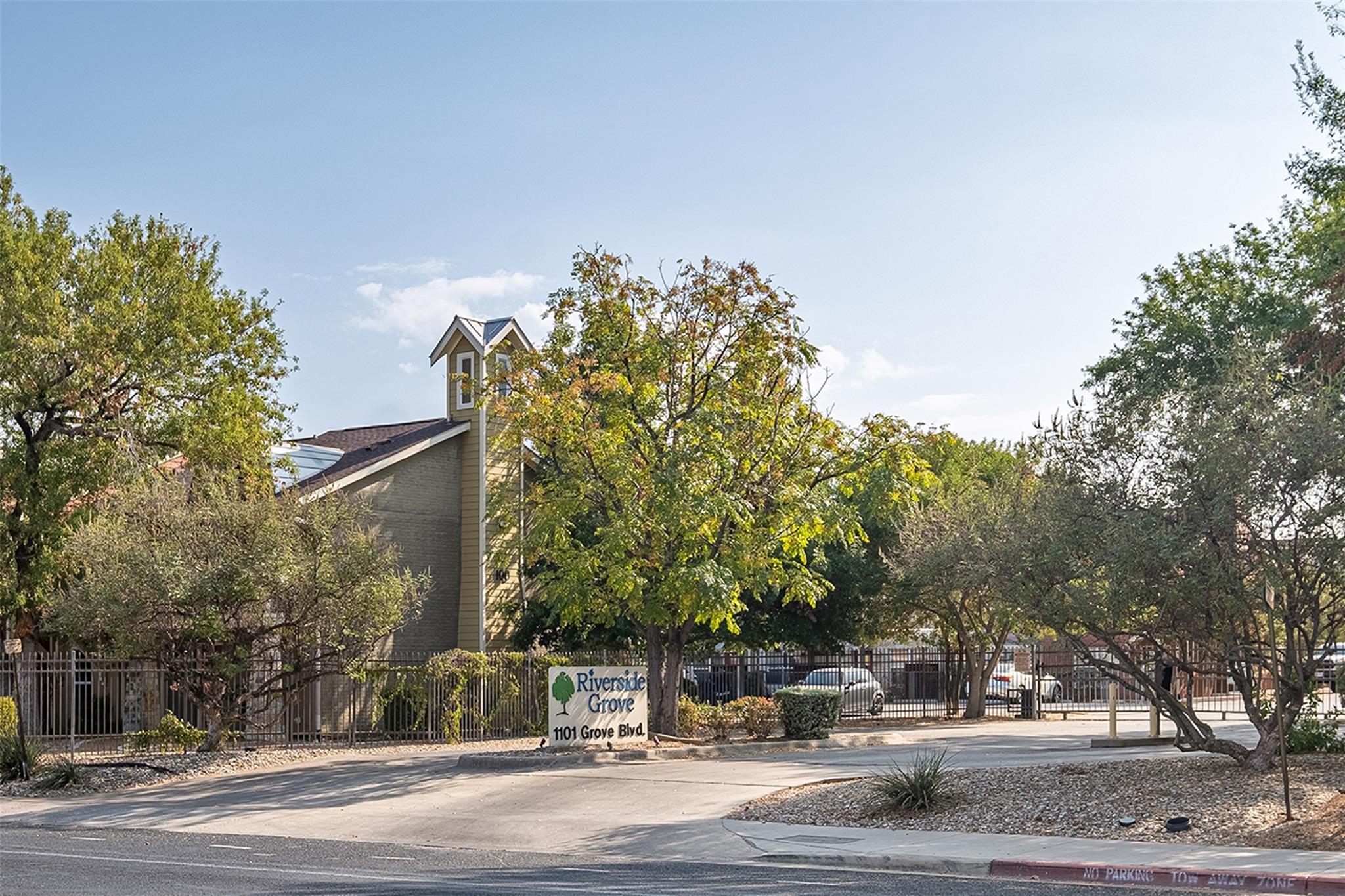 1101 Grove Blvd # 304, Austin, TX 78741