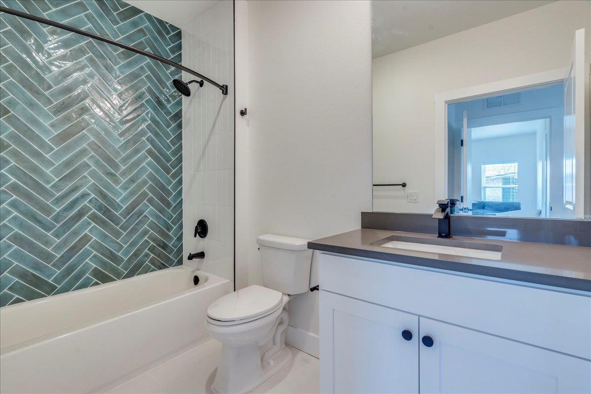 3000 Duval St # 203, Austin, TX 78705