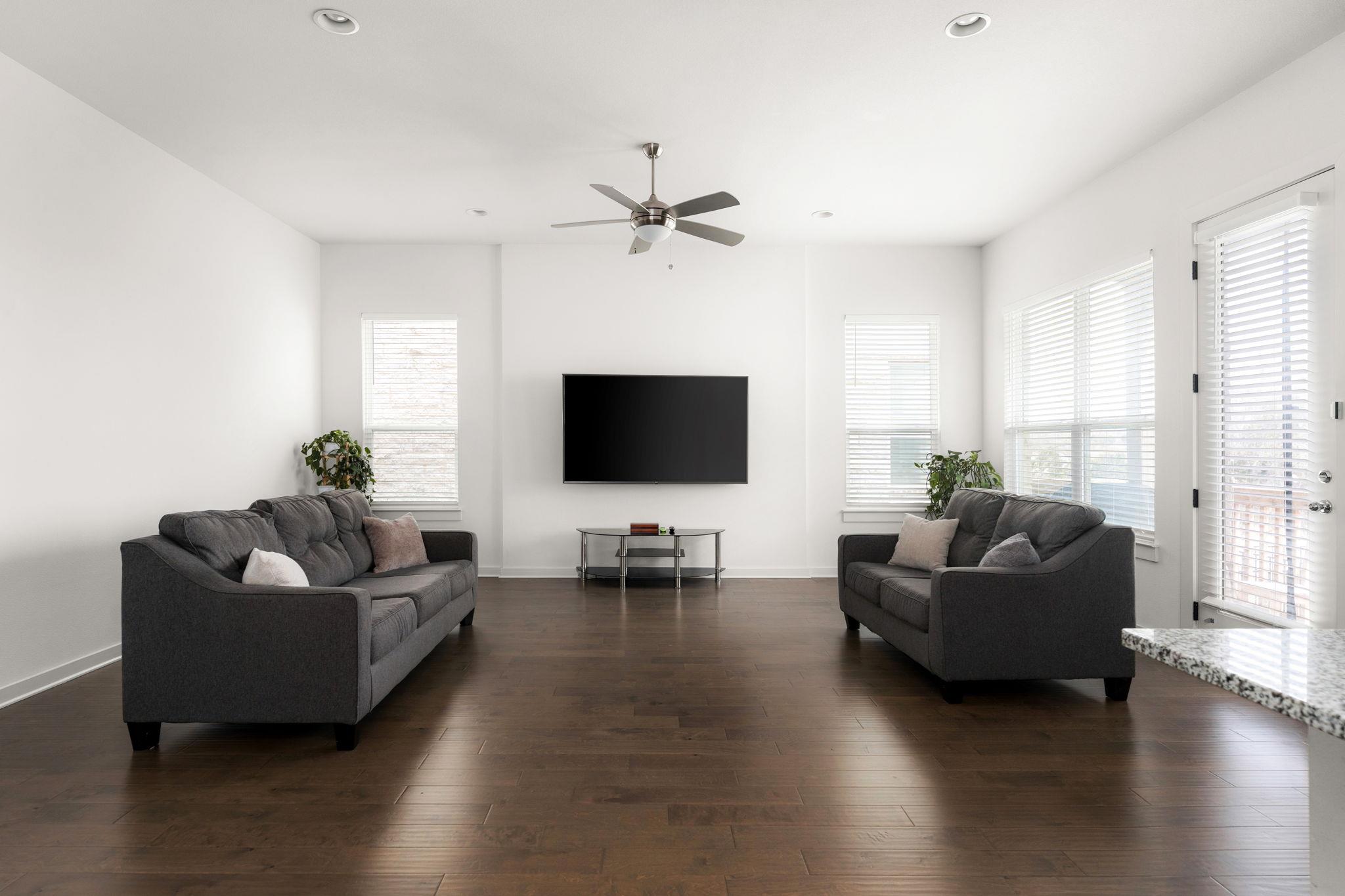 1531 N Red Bud Ln # 8, Round Rock, TX 78665