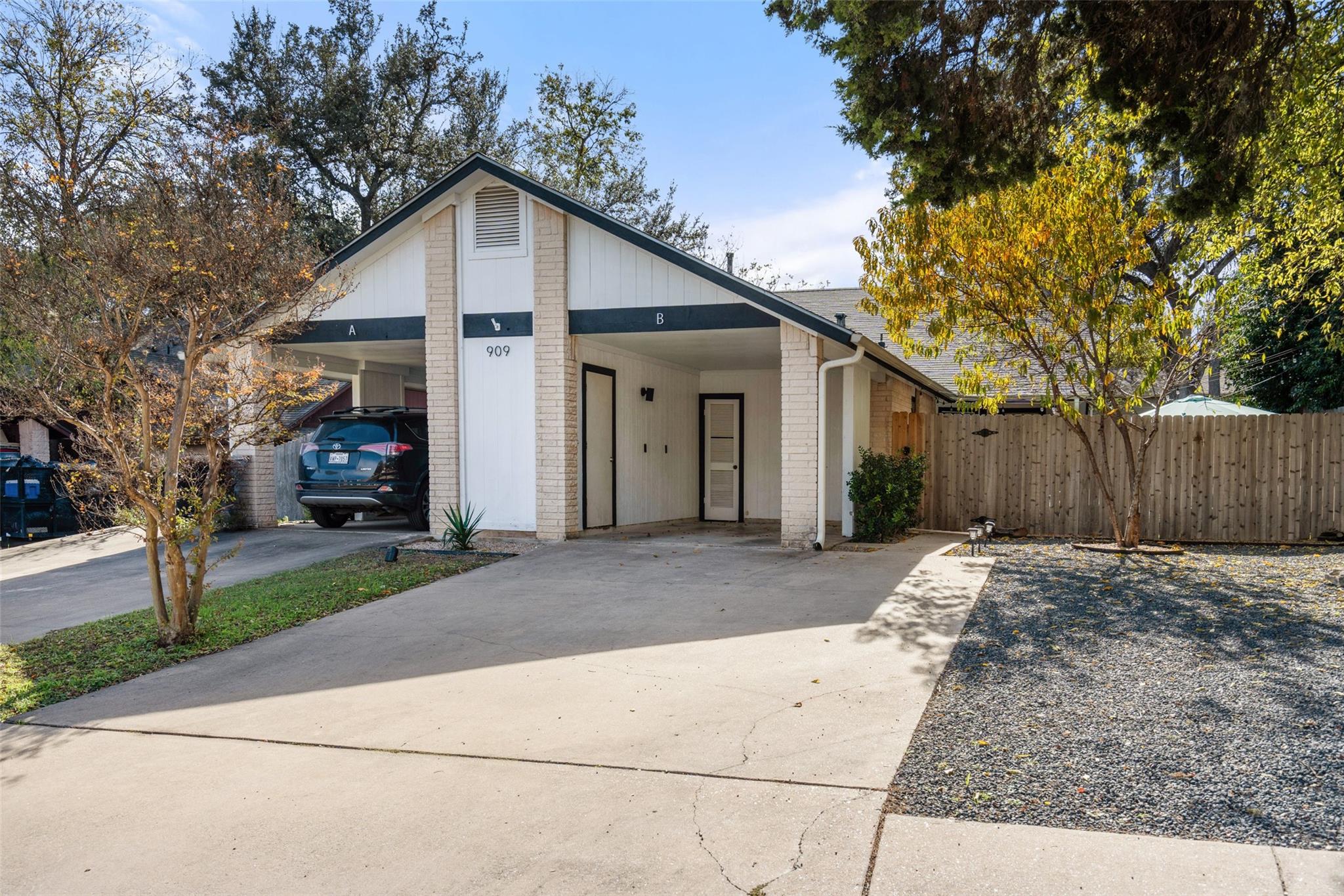 909 Milford Way # B, Austin, TX 78745