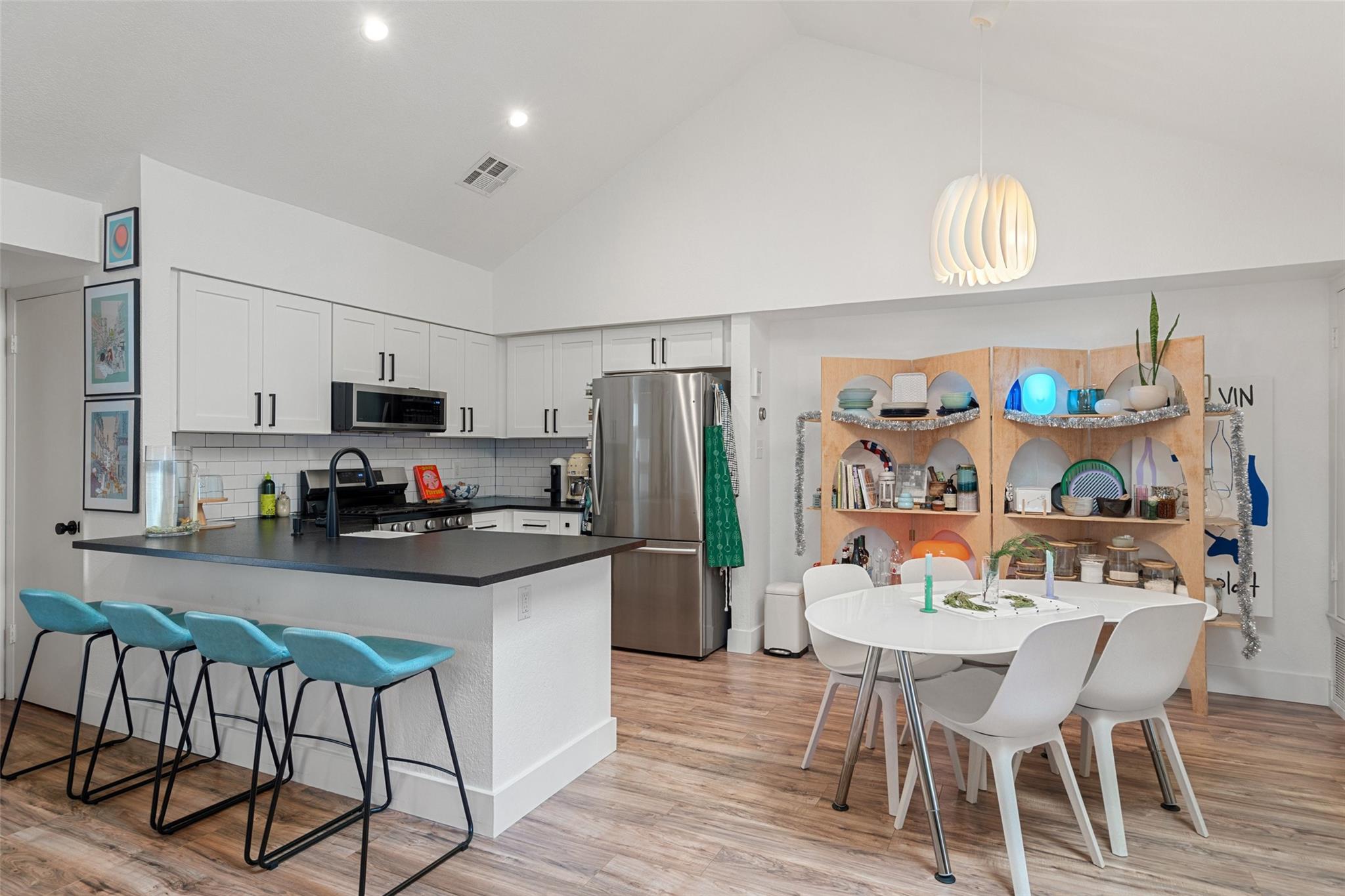 909 Milford Way # B, Austin, TX 78745