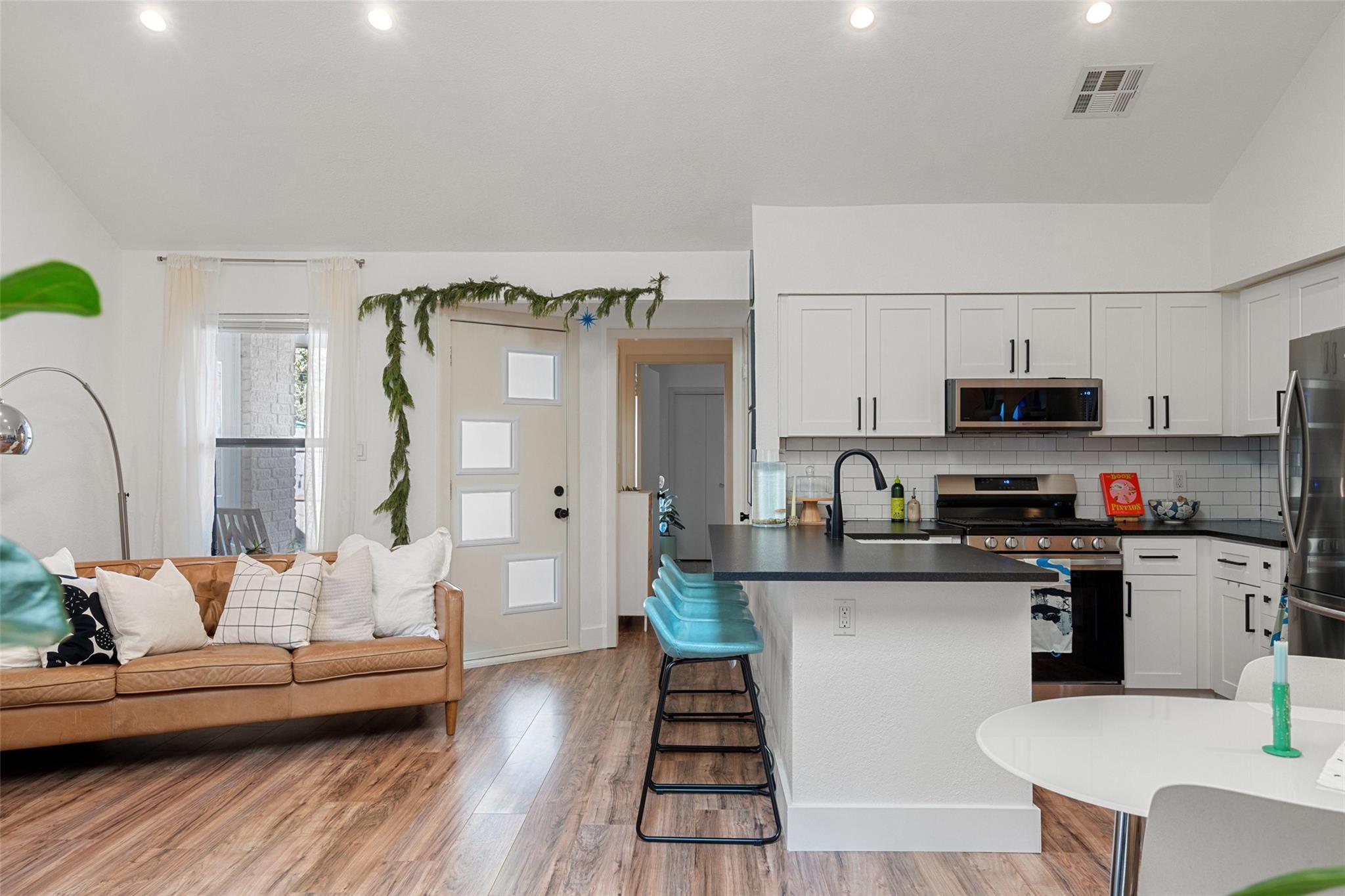 909 Milford Way # B, Austin, TX 78745