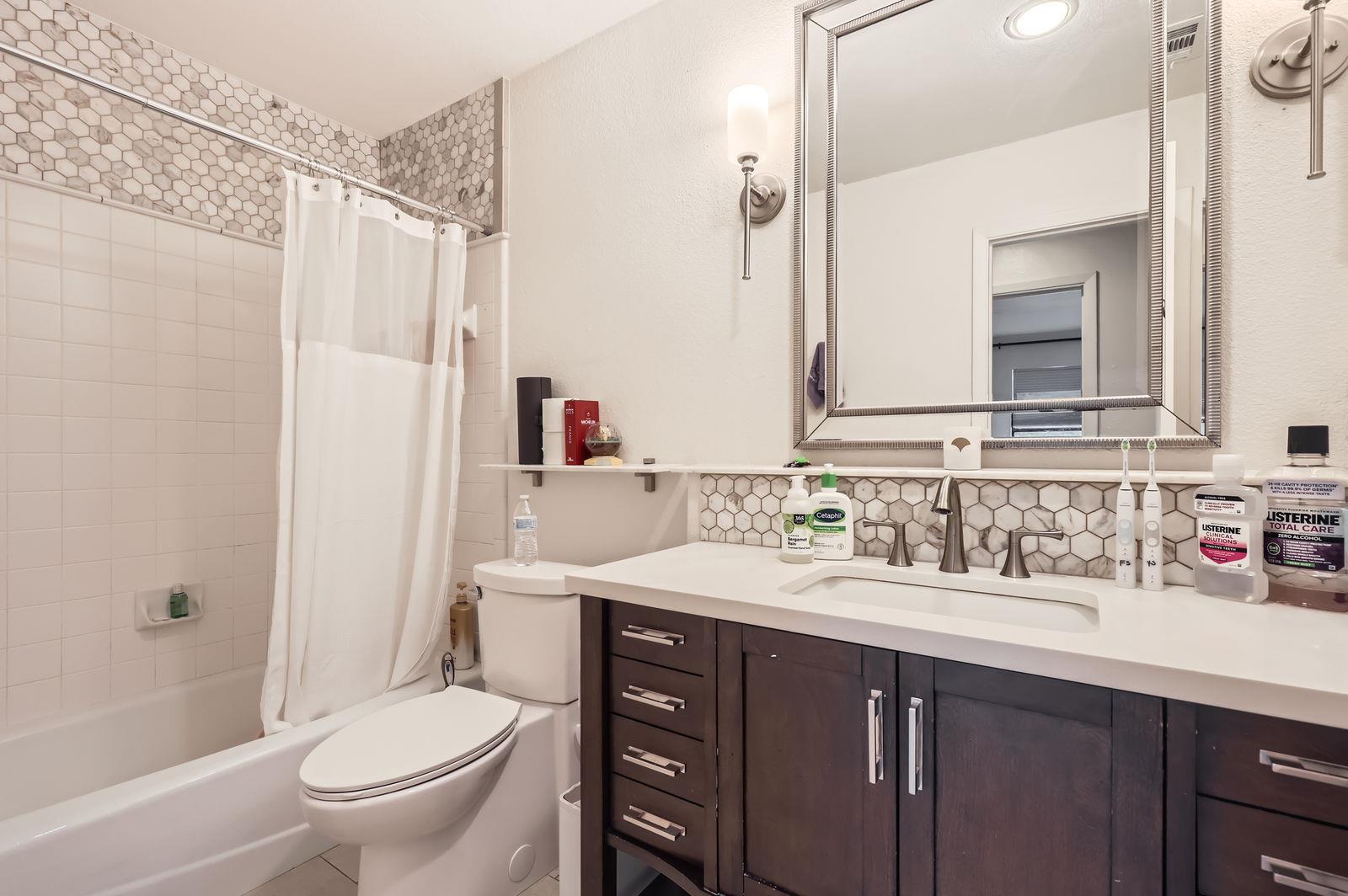 9518 Topridge Dr # 7, Austin, TX 78750