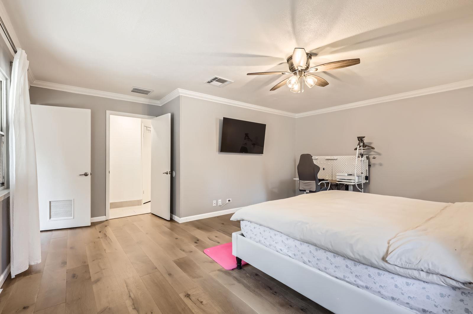 9518 Topridge Dr # 7, Austin, TX 78750