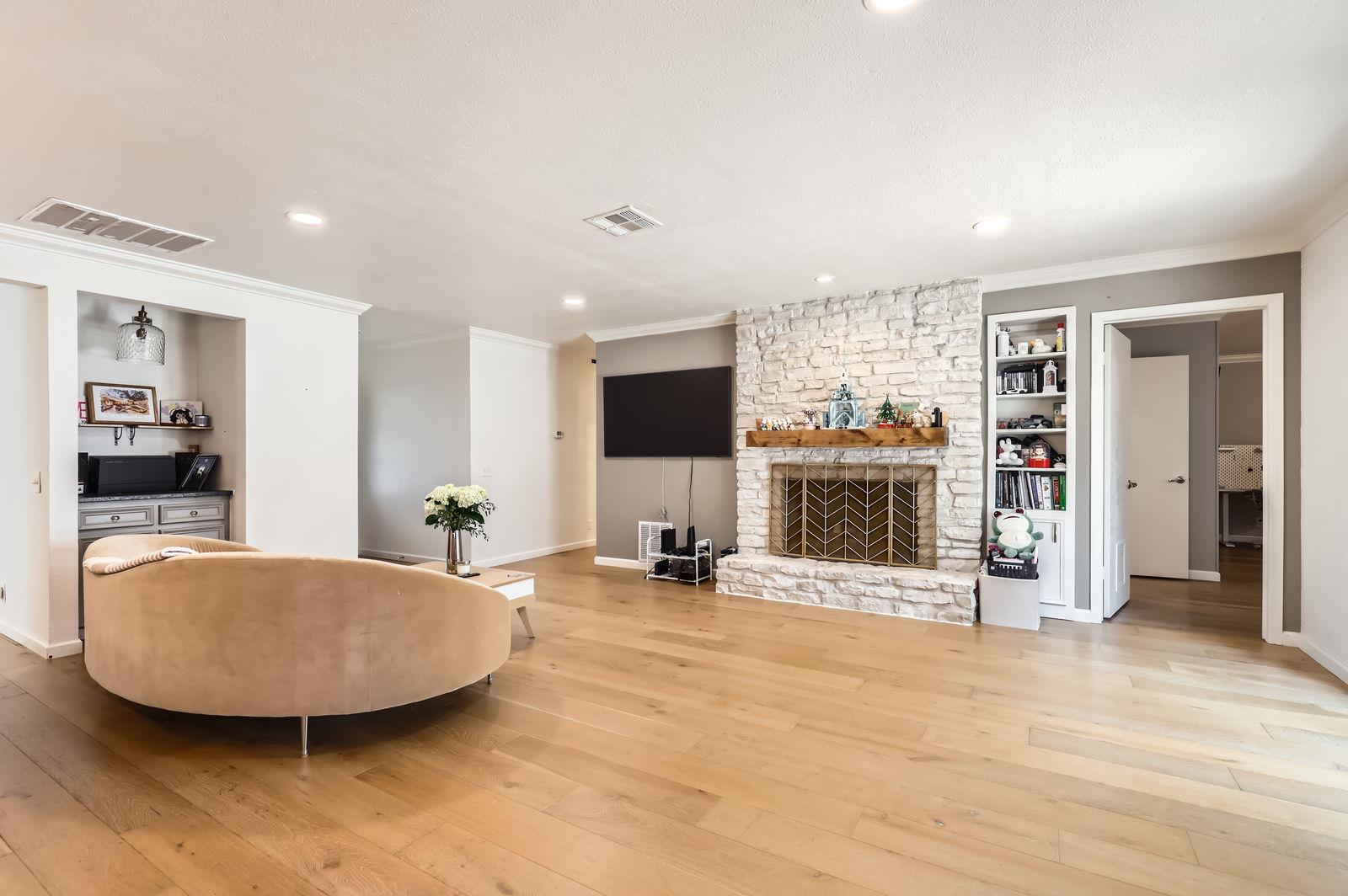 9518 Topridge Dr # 7, Austin, TX 78750