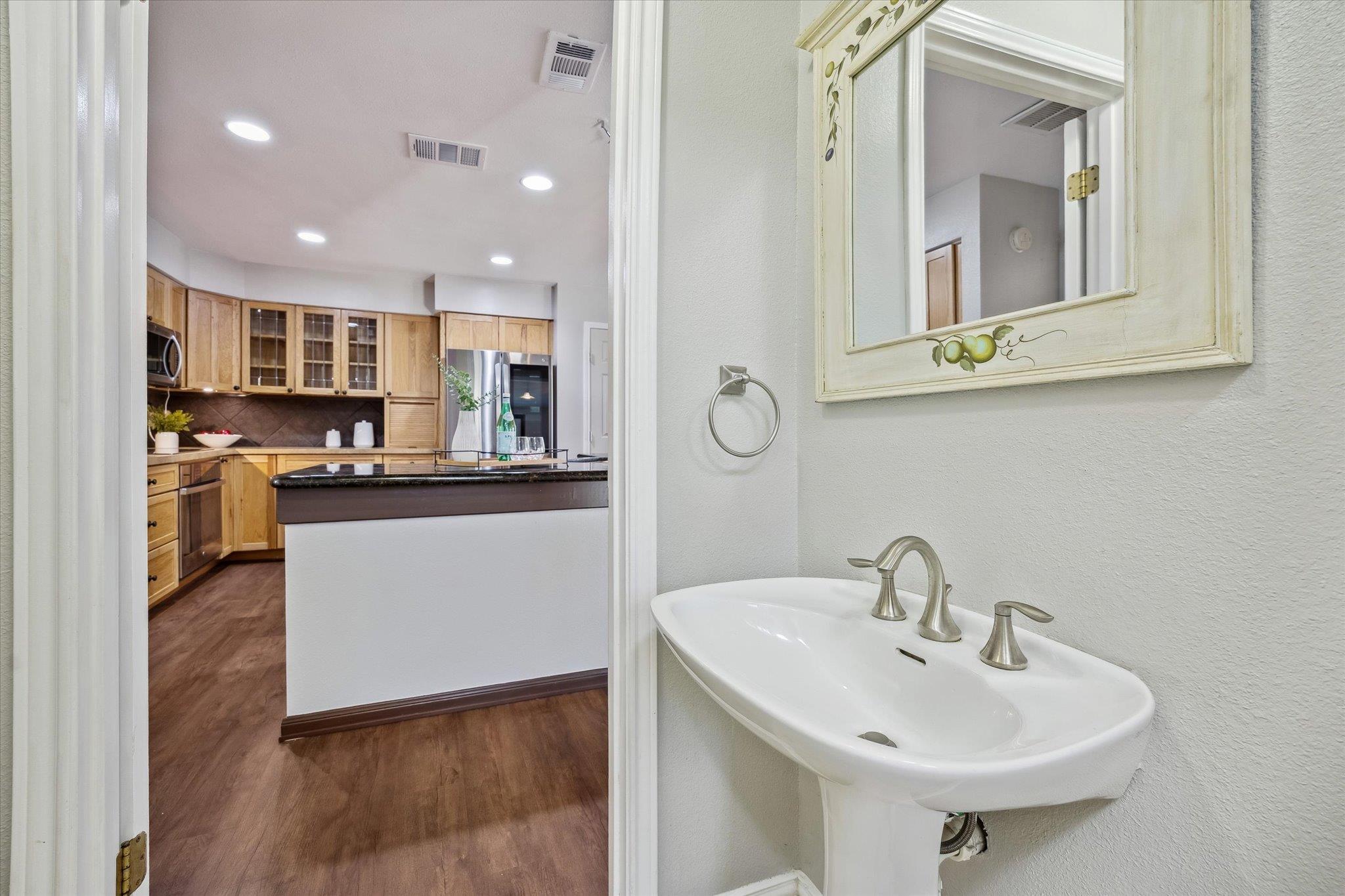 6810 Caudill Ln, Austin, TX 78738