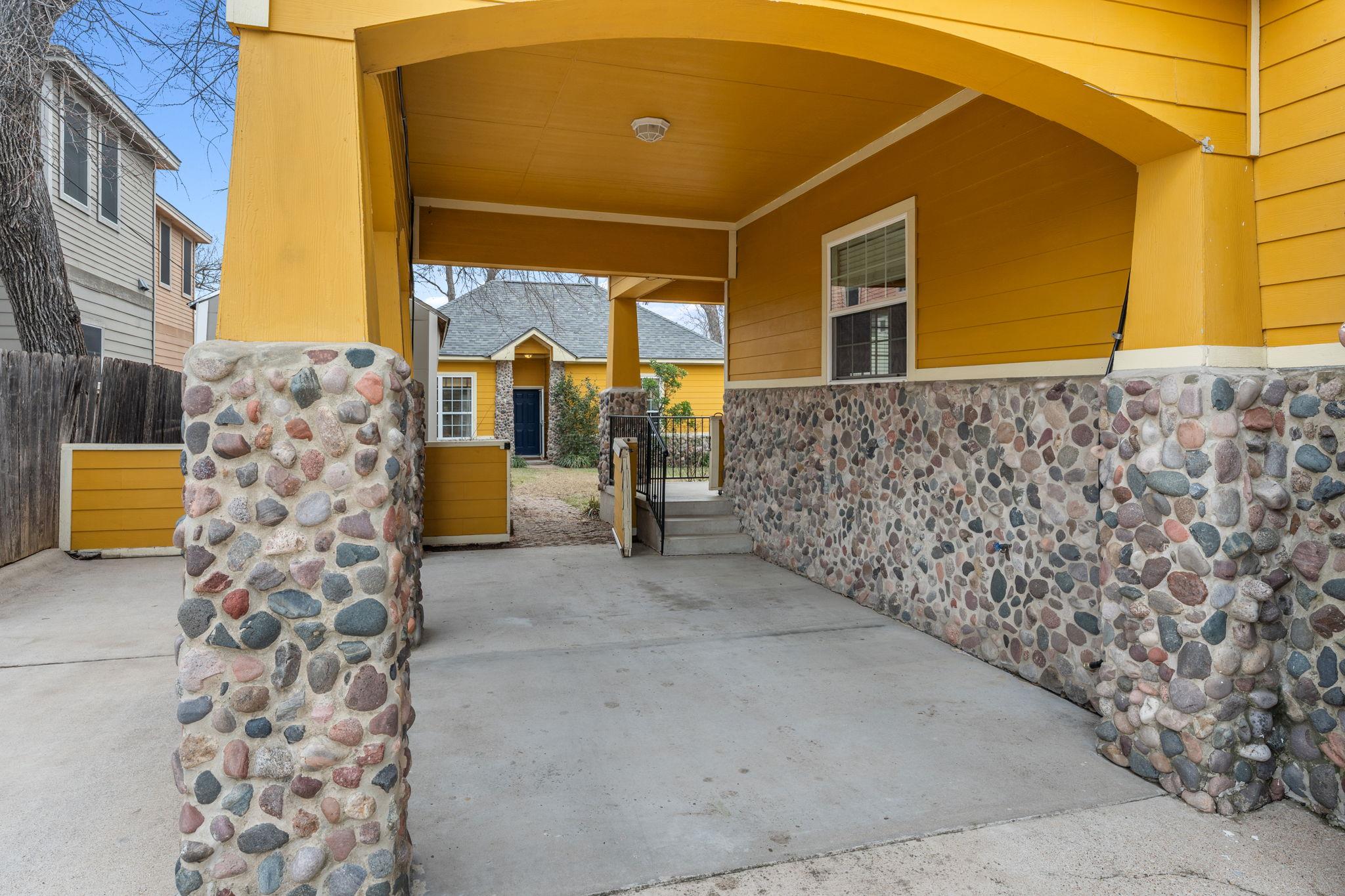 2931 E Martin Luther King Jr Blvd, Austin, TX 78702