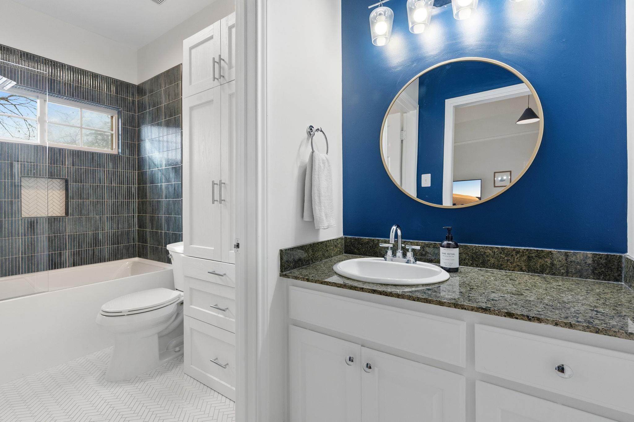 2931 E Martin Luther King Jr Blvd, Austin, TX 78702