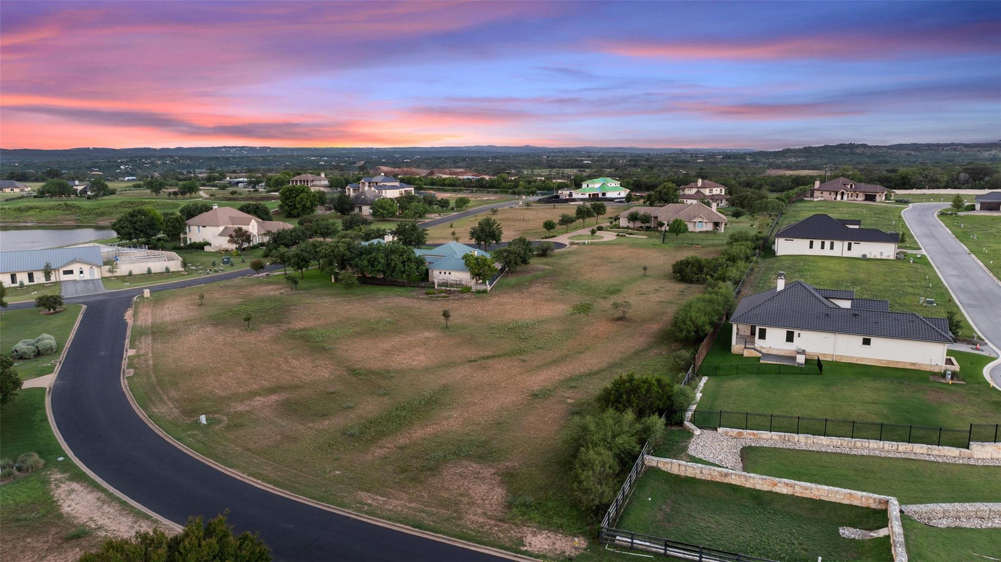 26605 Woodpecker Trl, Spicewood, TX 78669