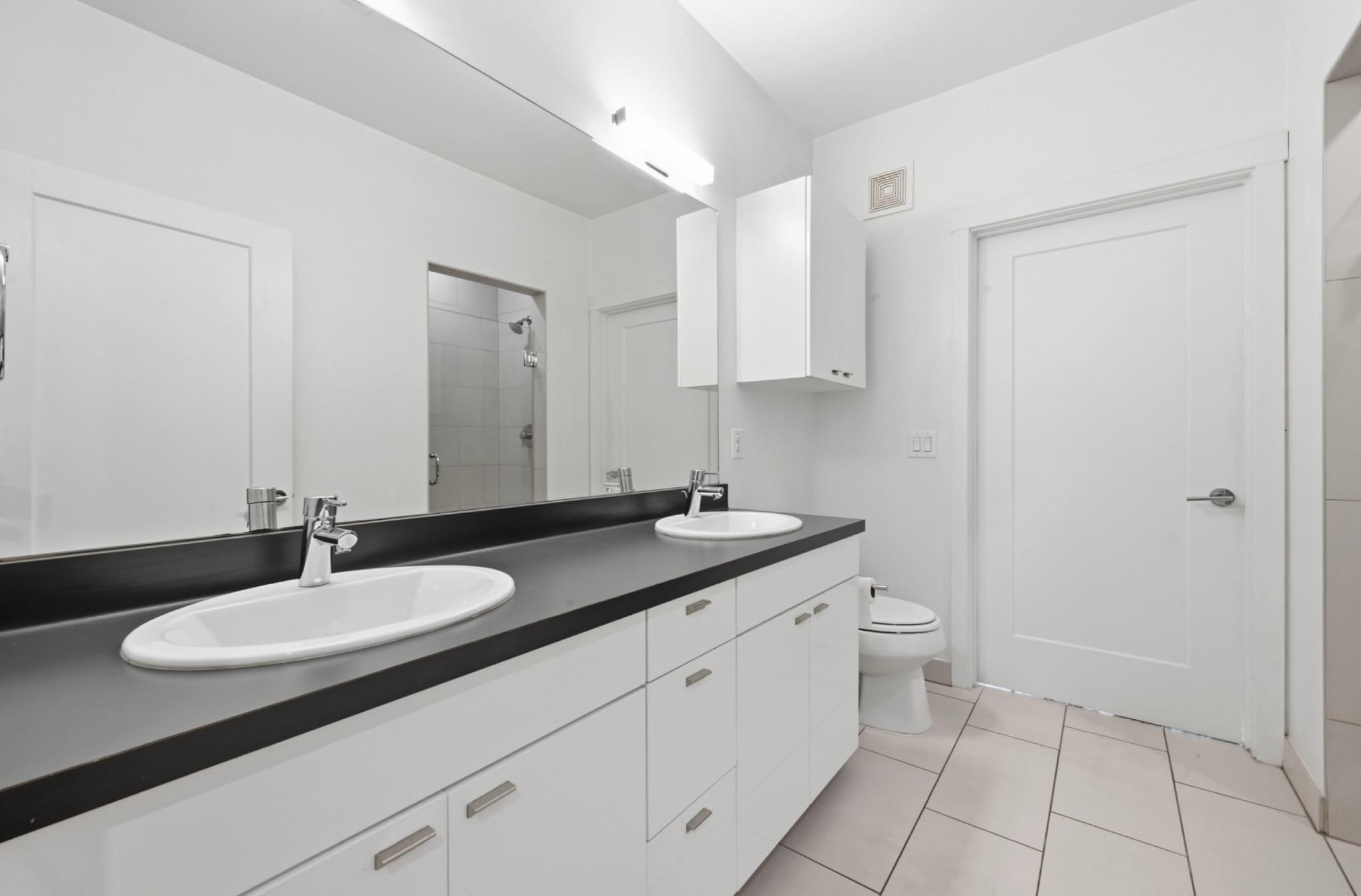 4361 S Congress Ave # 526, Austin, TX 78745