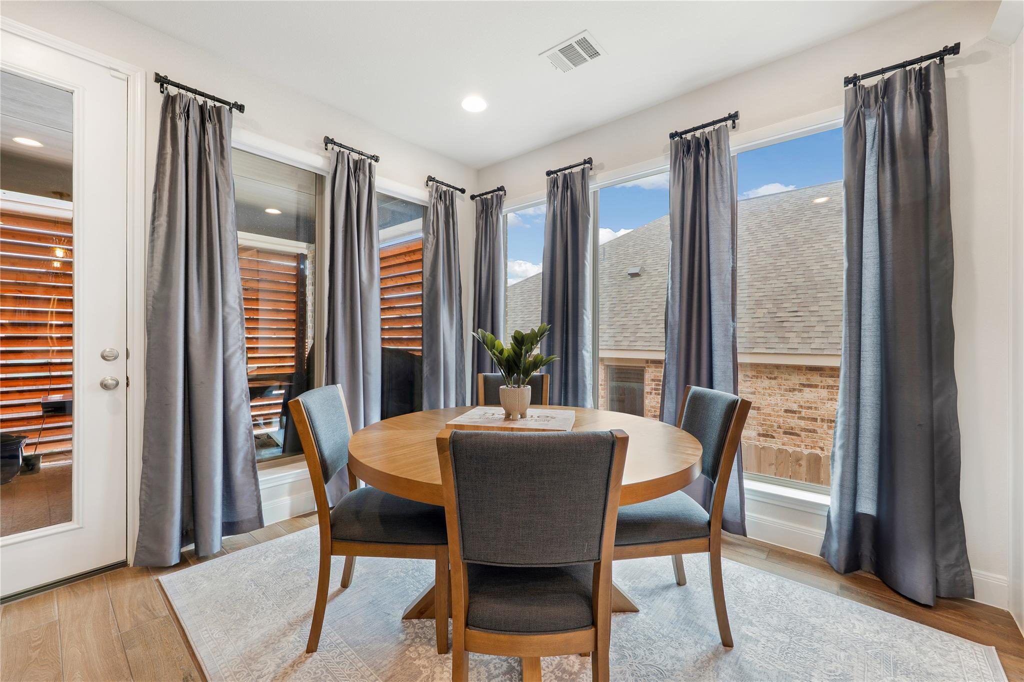 212 Gary Wayne Dr, Liberty Hill, TX 78642