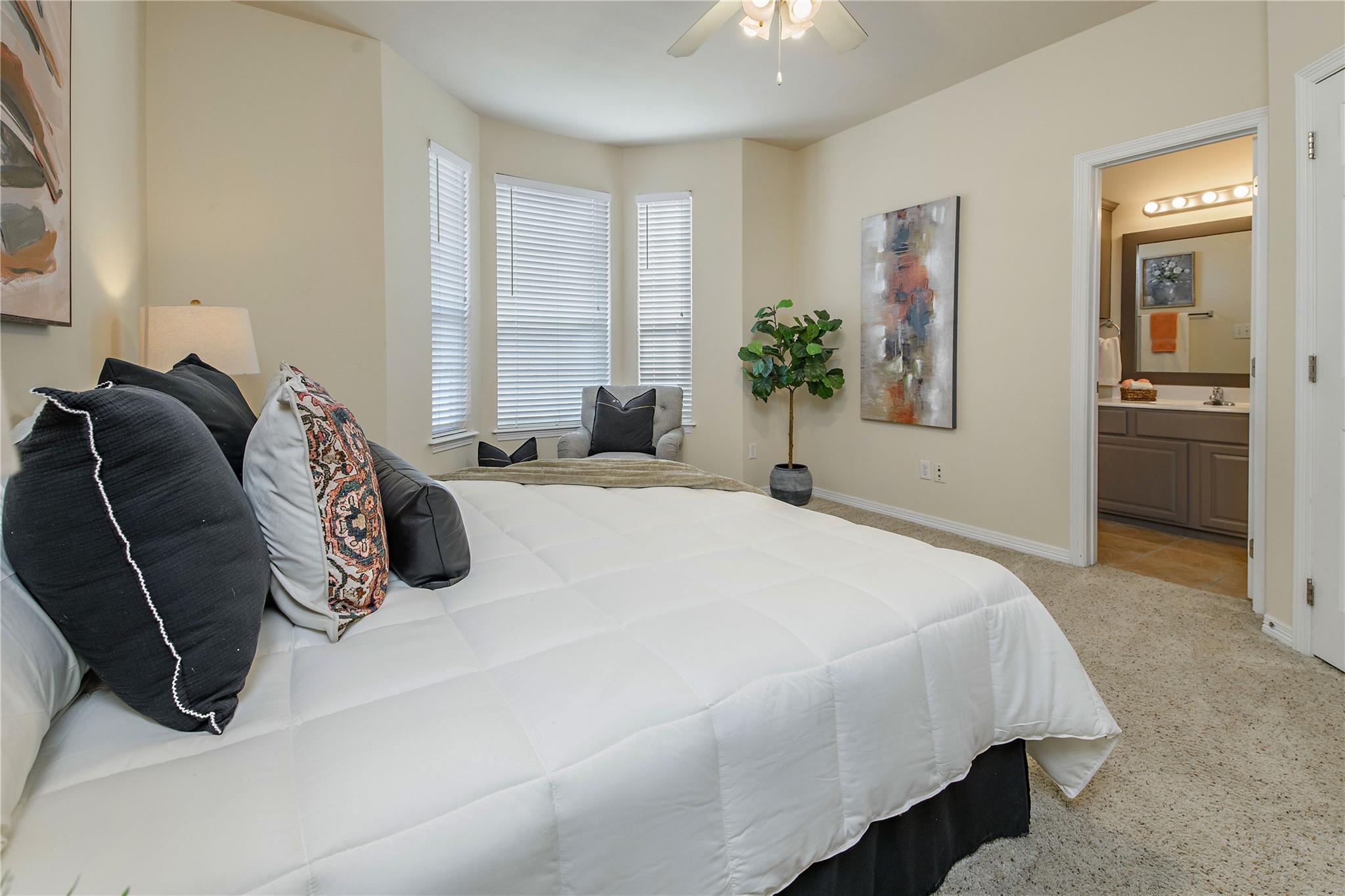 305 Holleman Dr E # 102, College Station, TX 77840