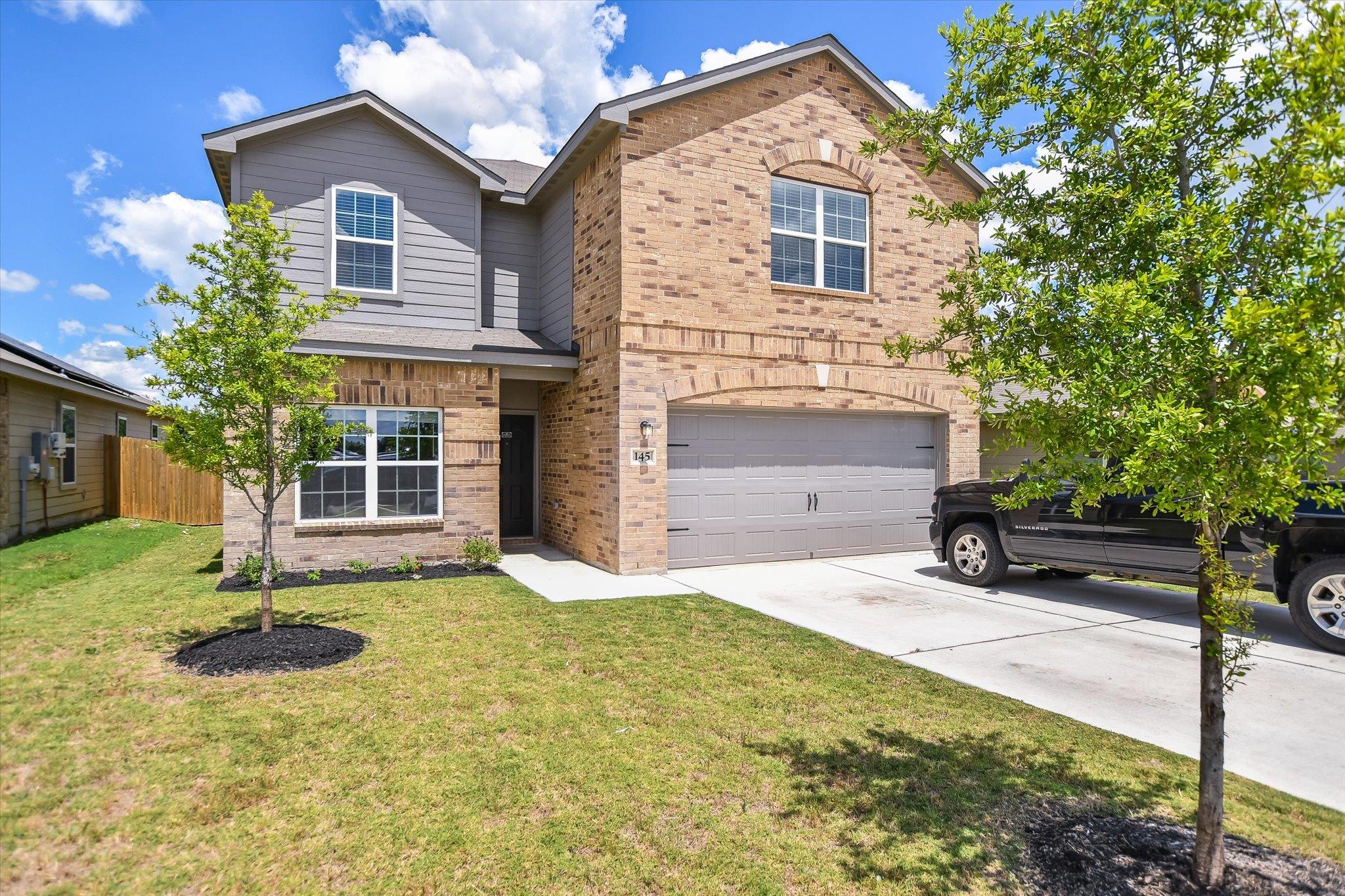 145 Riverdale Dr, Jarrell, TX 76537