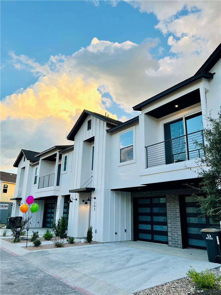 12001 Vista Parke Dr SW # 204, Austin, TX 78726