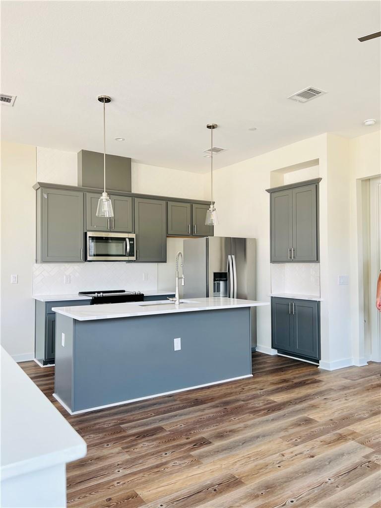 12001 Vista Parke Dr SW # 204, Austin, TX 78726