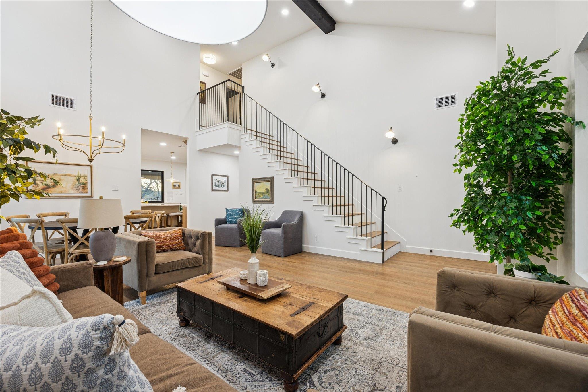 1024 Hidden Hills Dr, Dripping Springs, TX 78620