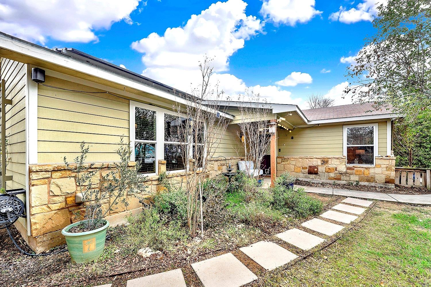 117 S Wilson St, San Marcos, TX 78666