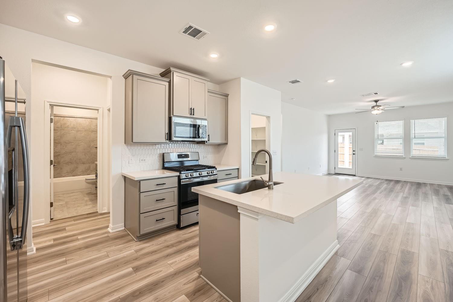 14008 Ausarina Trce, Del Valle, TX 78617