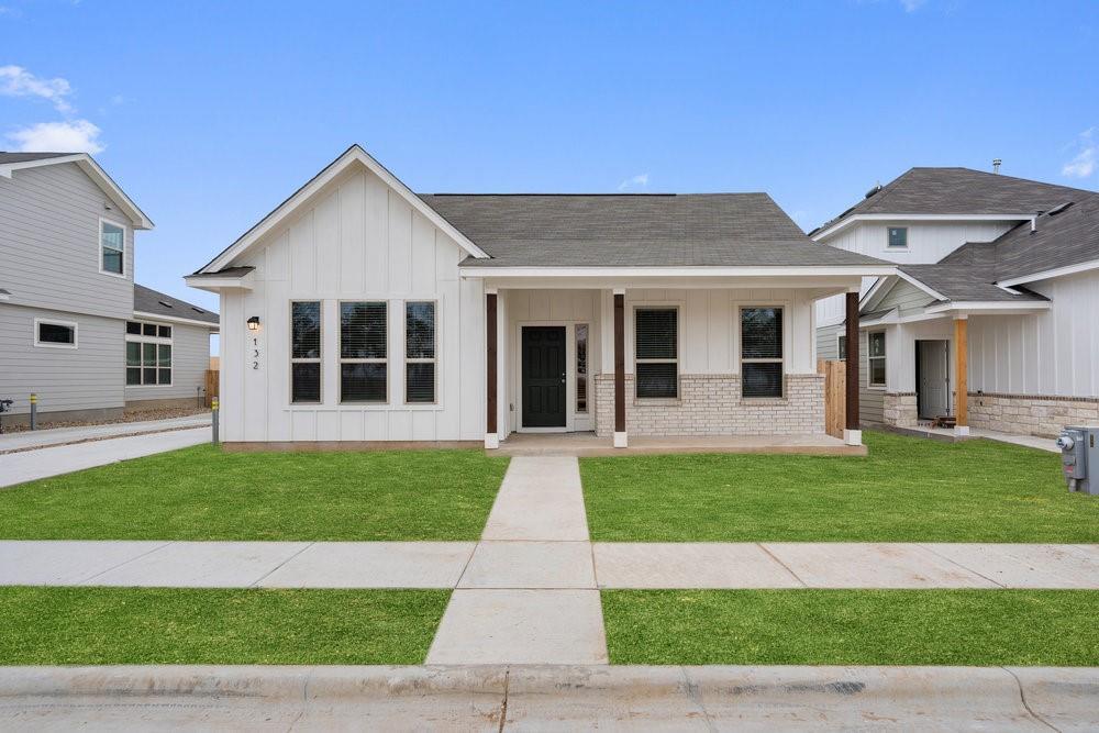 132 Condesa St, Kyle, TX 78640