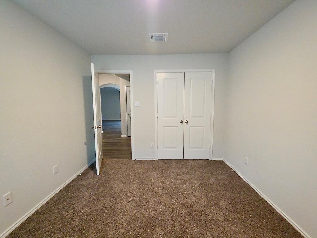 1828 T H Johnson Dr, Taylor, TX 76574