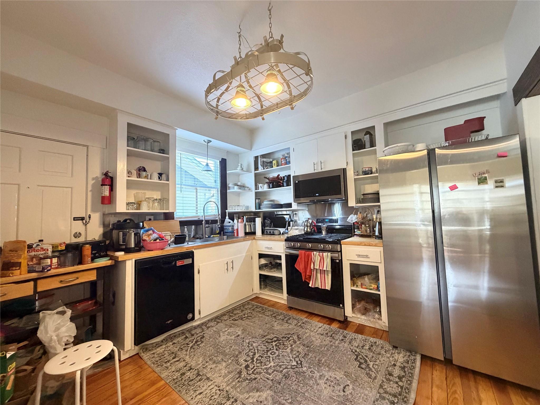 407 W 35th St # A, Austin, TX 78705