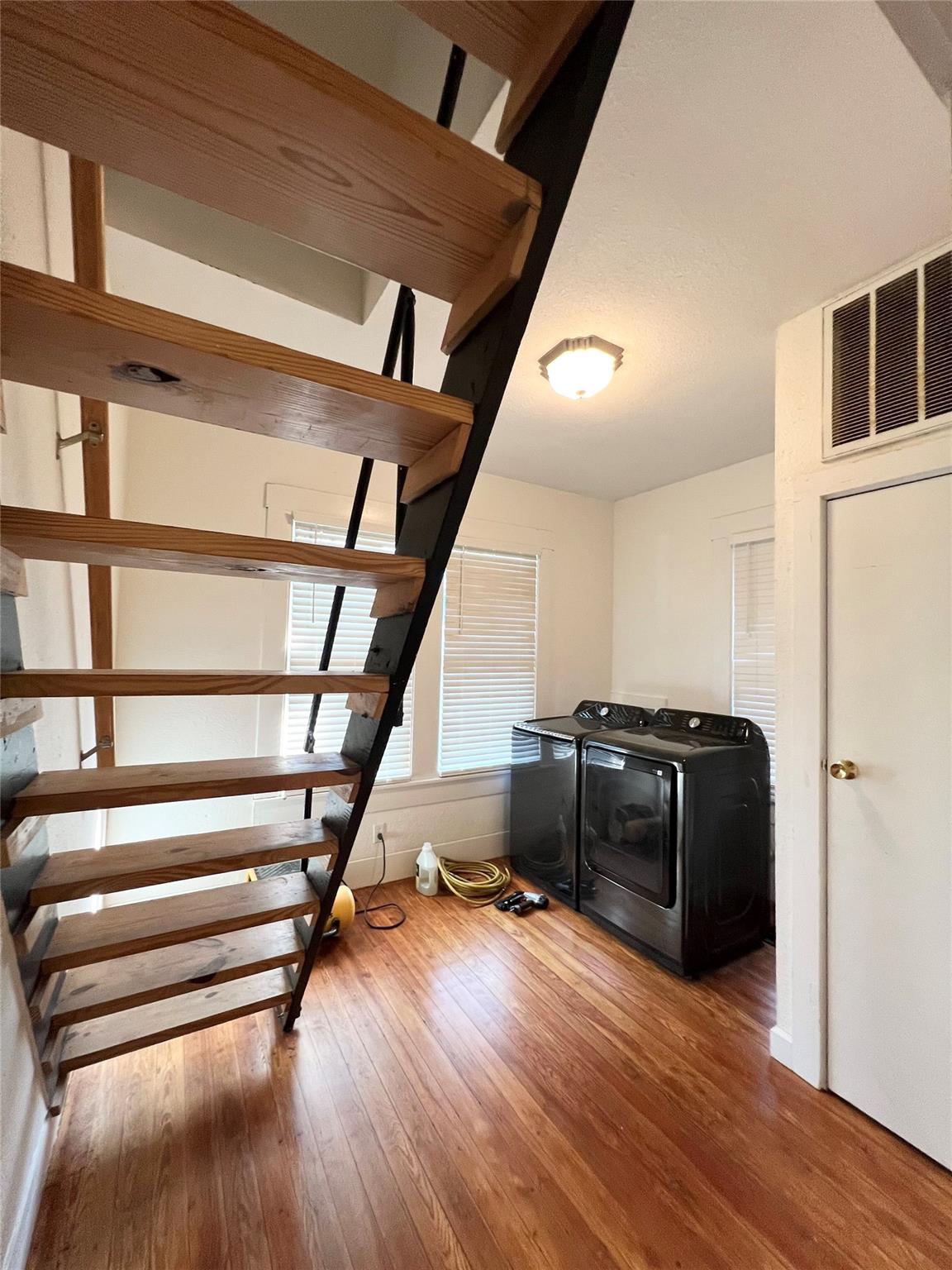 407 W 35th St # A, Austin, TX 78705