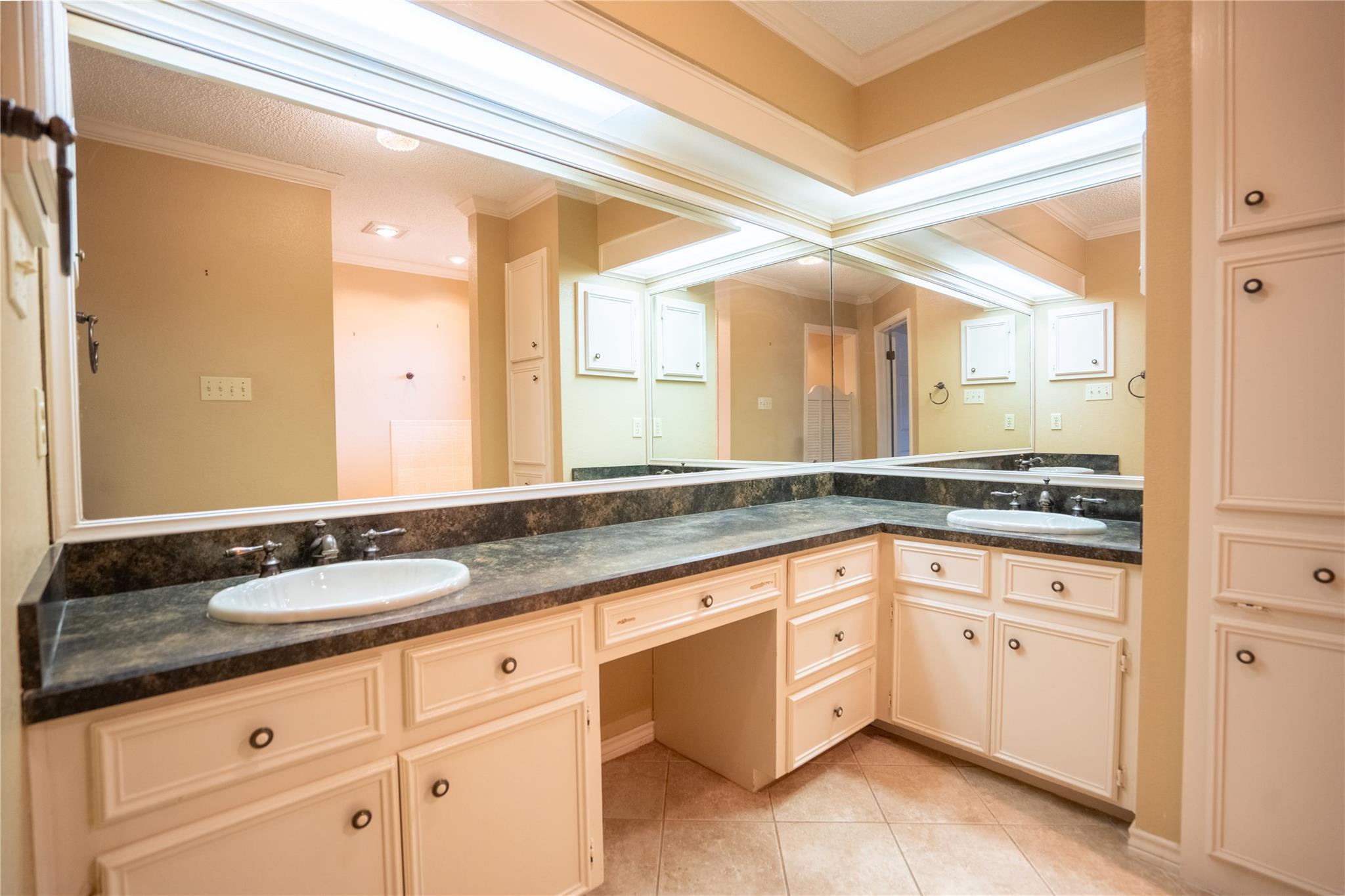 3005 Davis St, Taylor, TX 76574