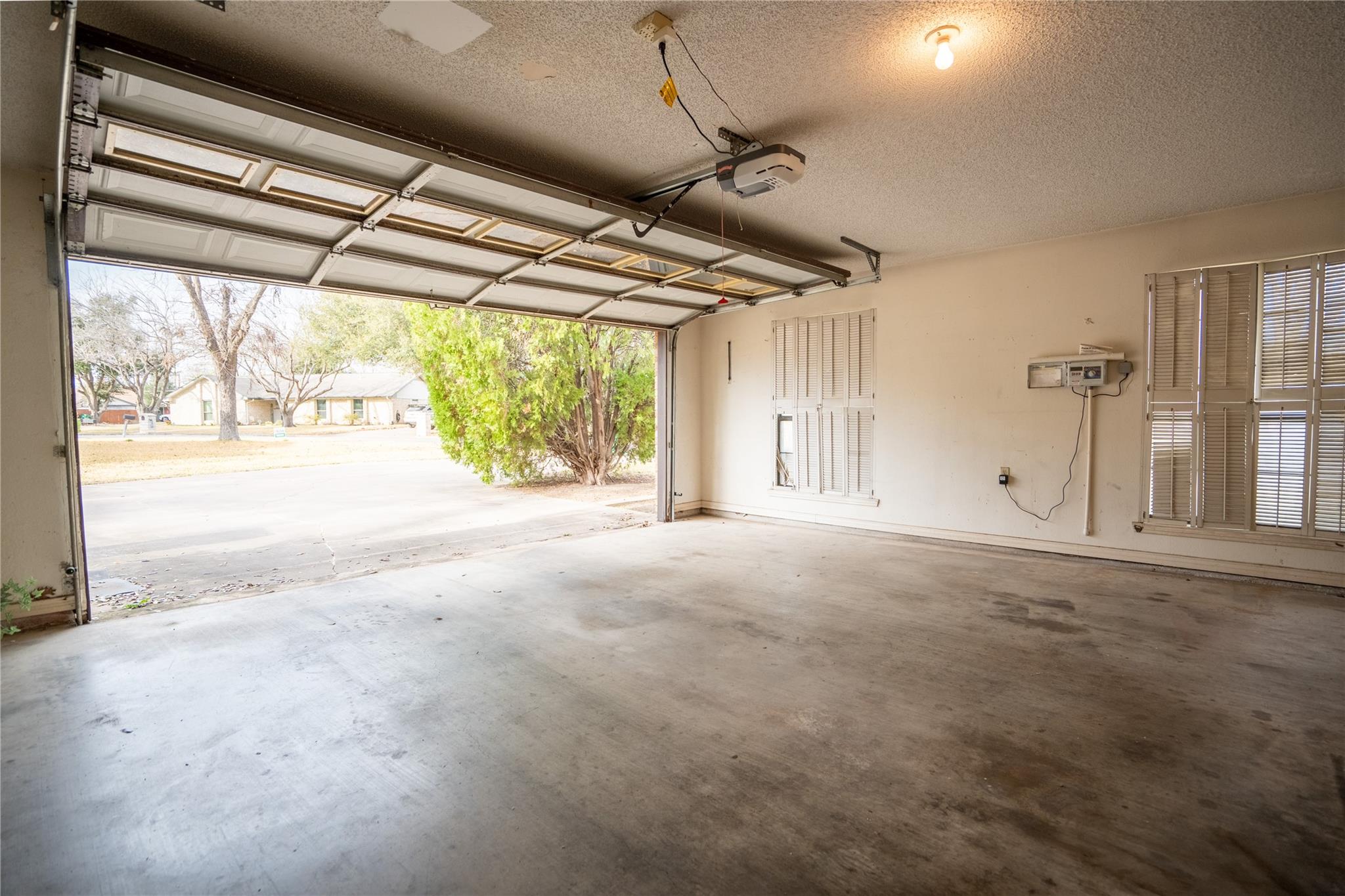 3005 Davis St, Taylor, TX 76574