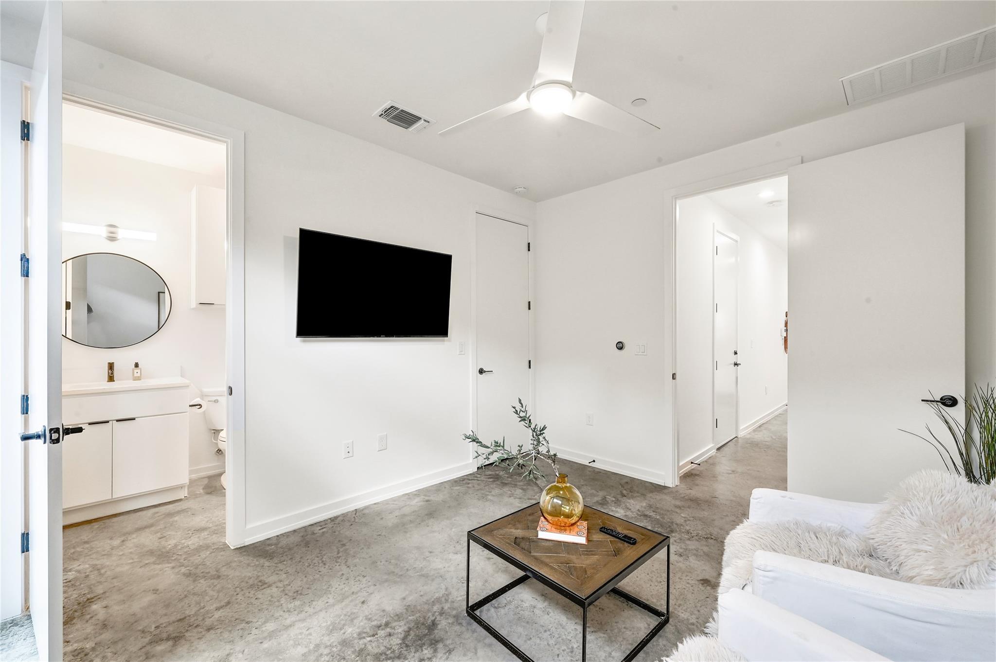 410 W Alpine Rd # 7, Austin, TX 78704