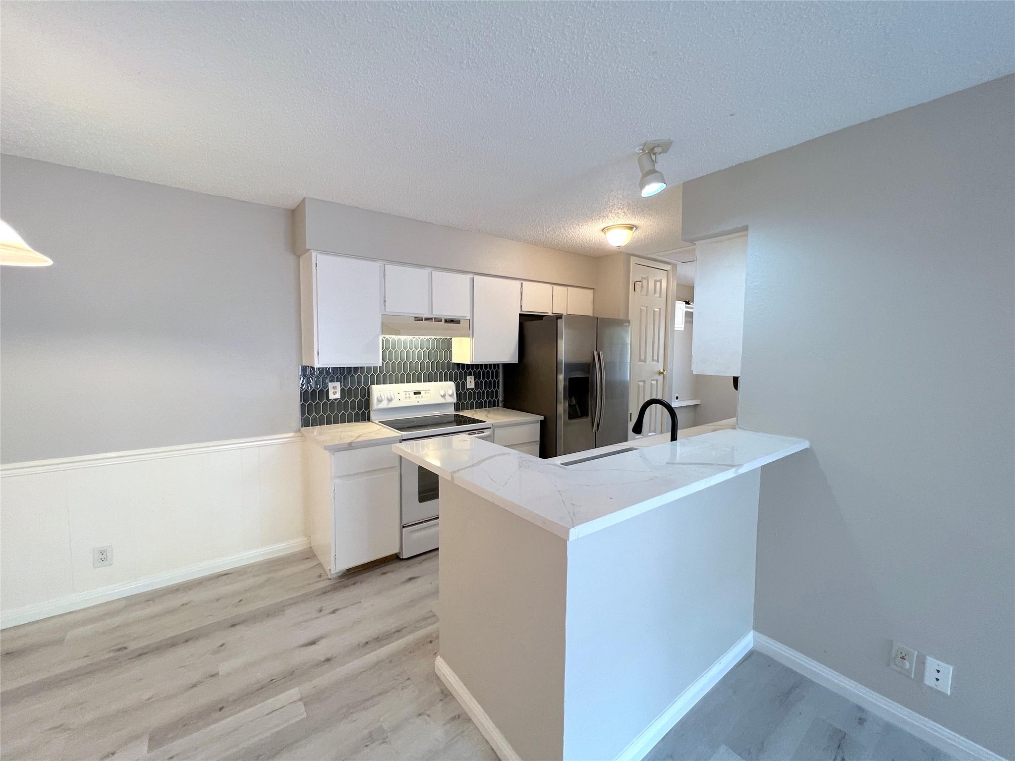 9900 Hundred Oaks Cir # B, Austin, TX 78750