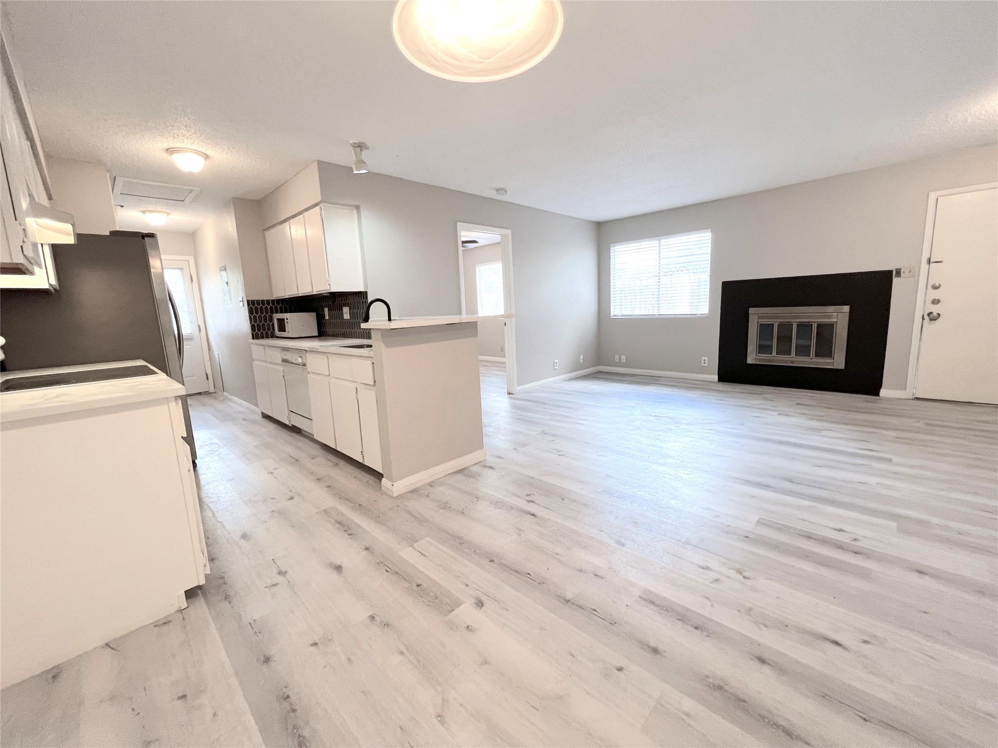 9900 Hundred Oaks Cir # B, Austin, TX 78750