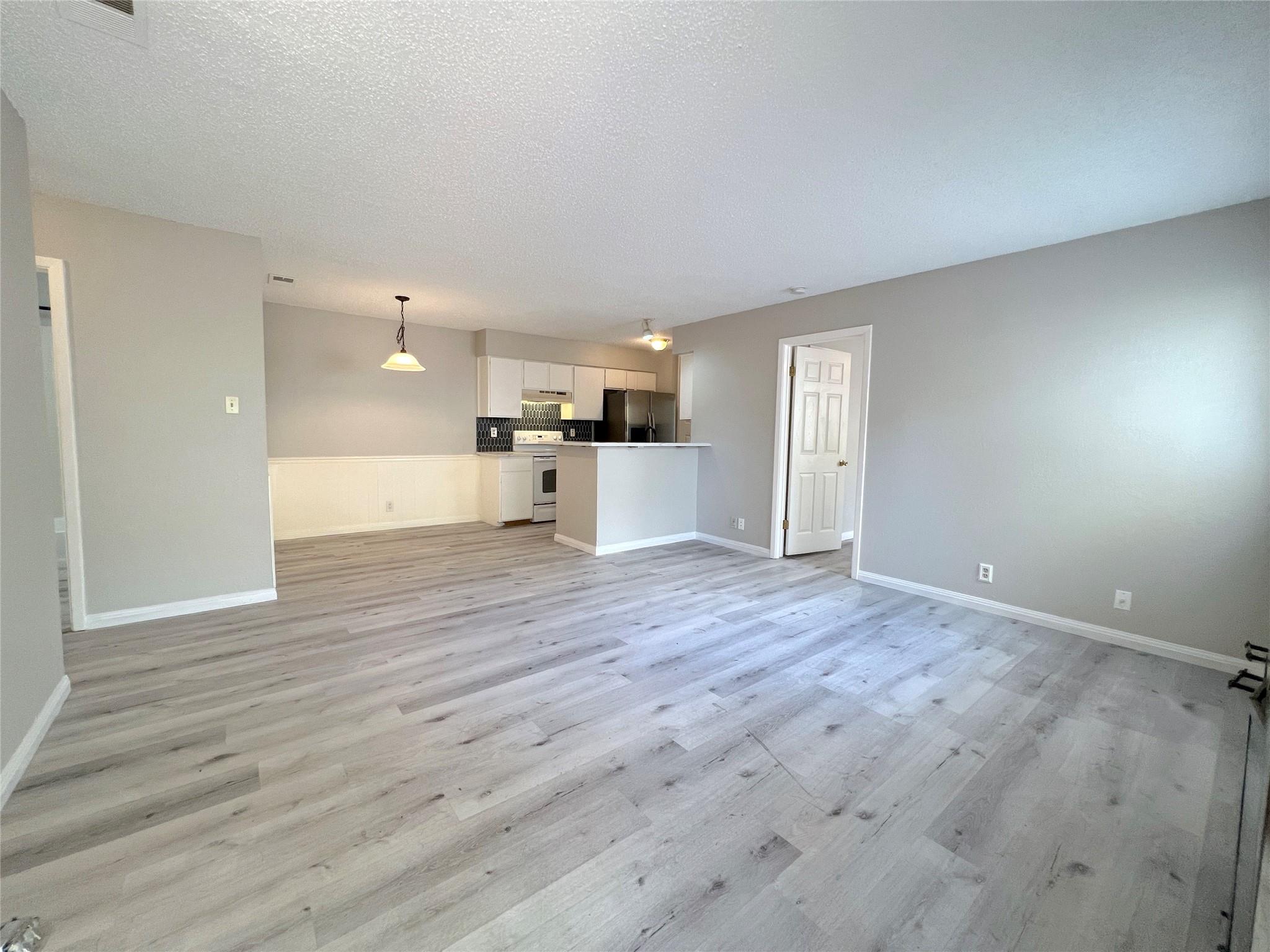 9900 Hundred Oaks Cir # B, Austin, TX 78750