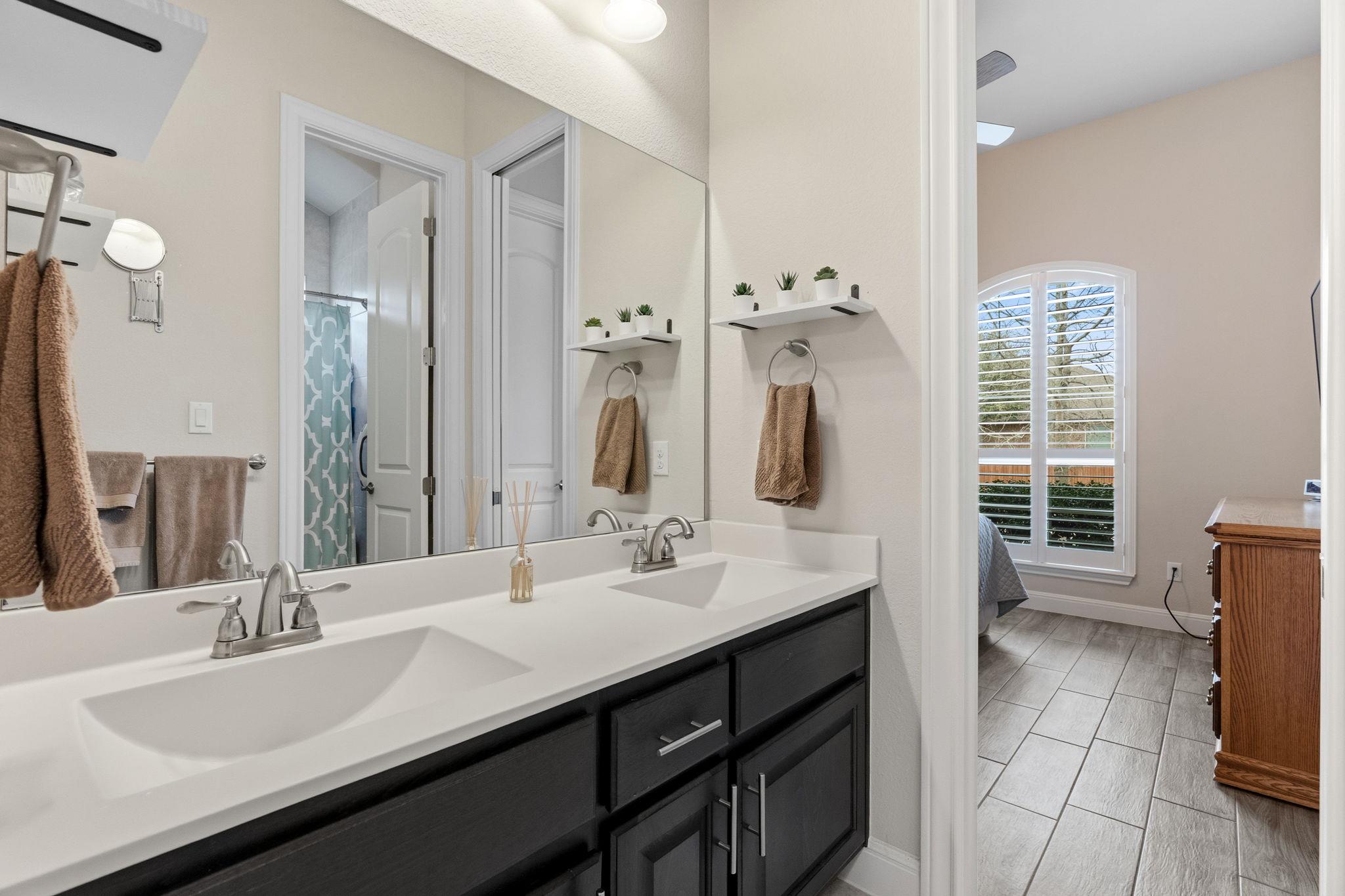 213 Garden Gate Ln, Liberty Hill, TX 78642