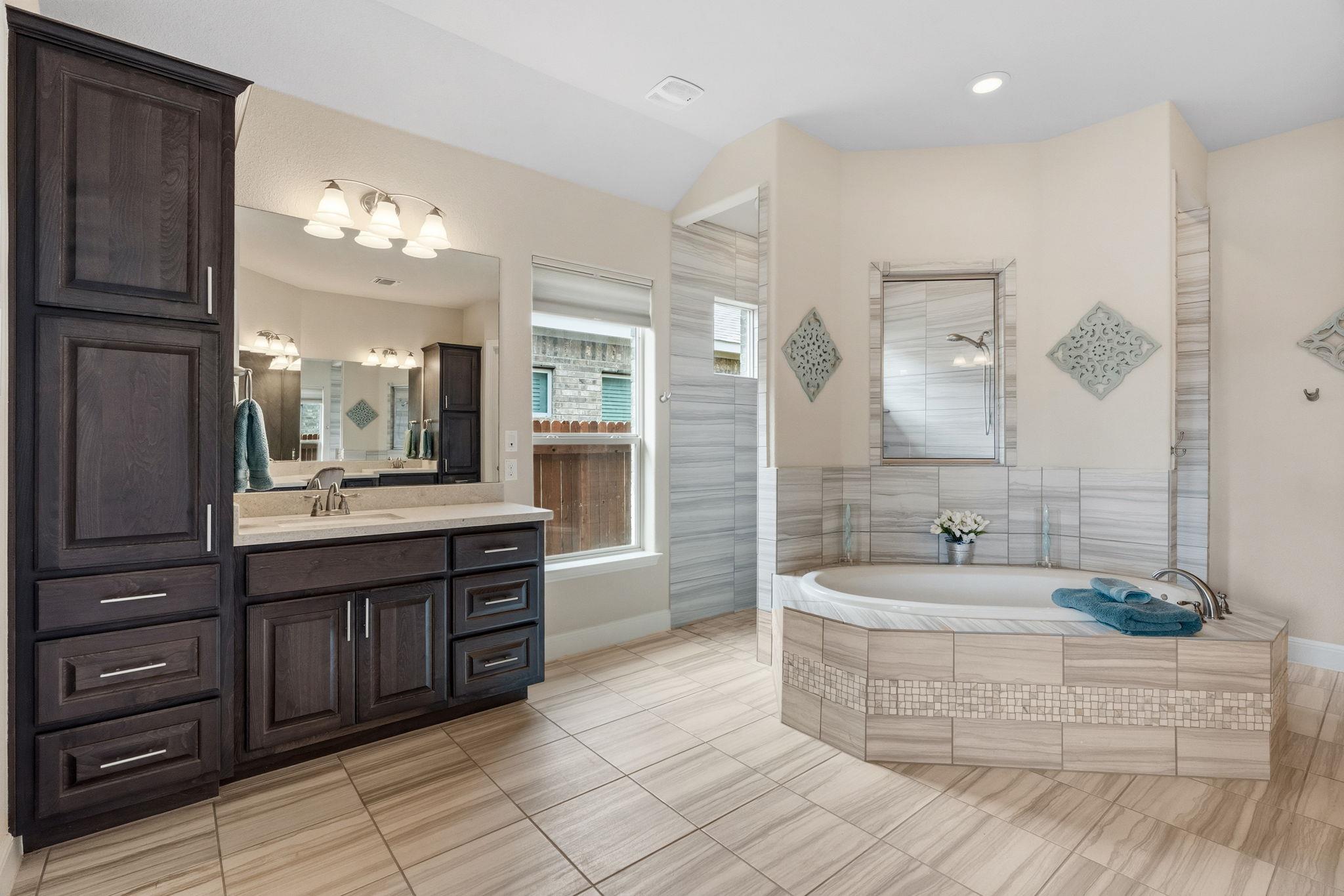 213 Garden Gate Ln, Liberty Hill, TX 78642