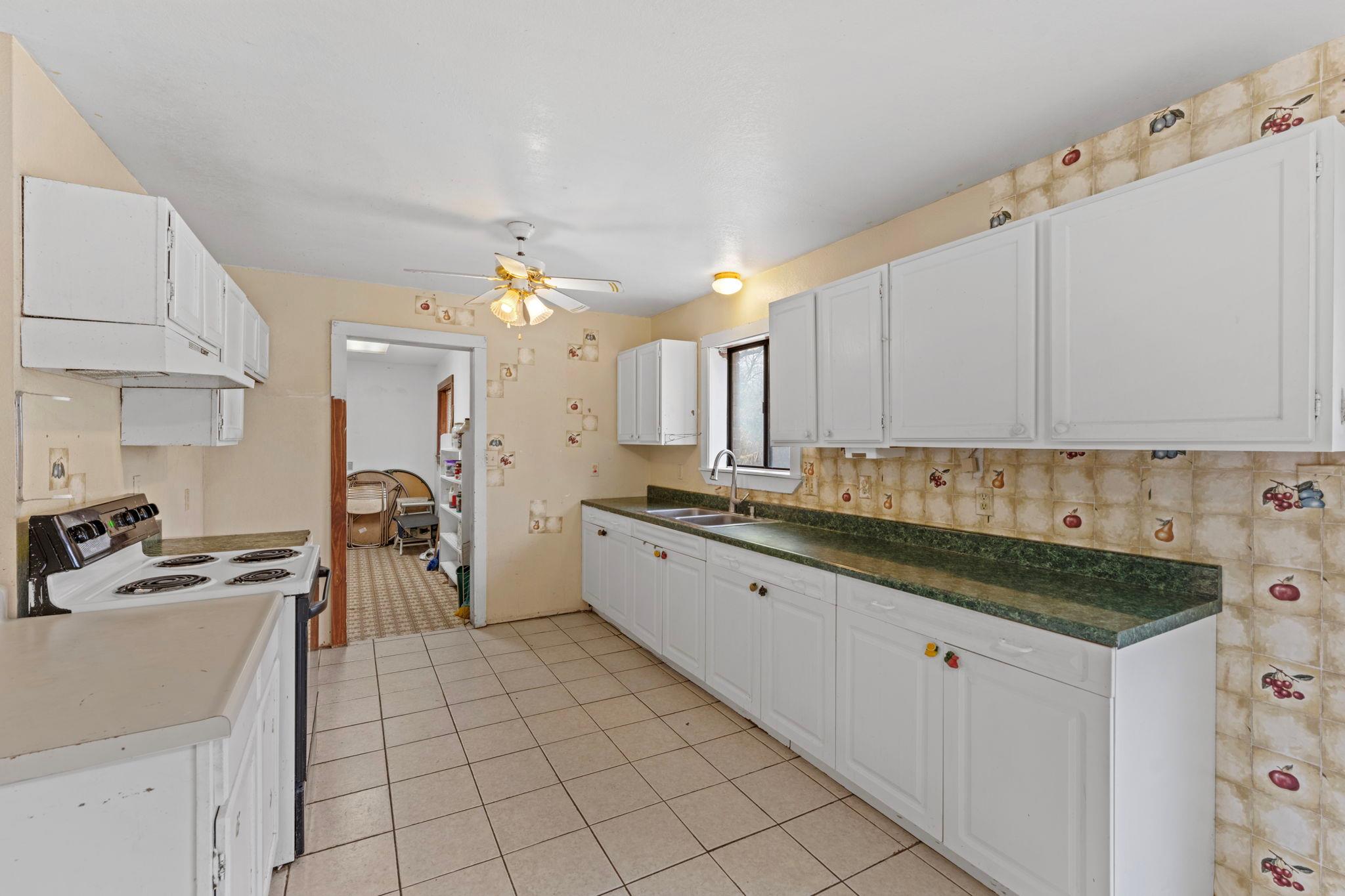 311 Leslie Dr, Kerrville, TX 78028