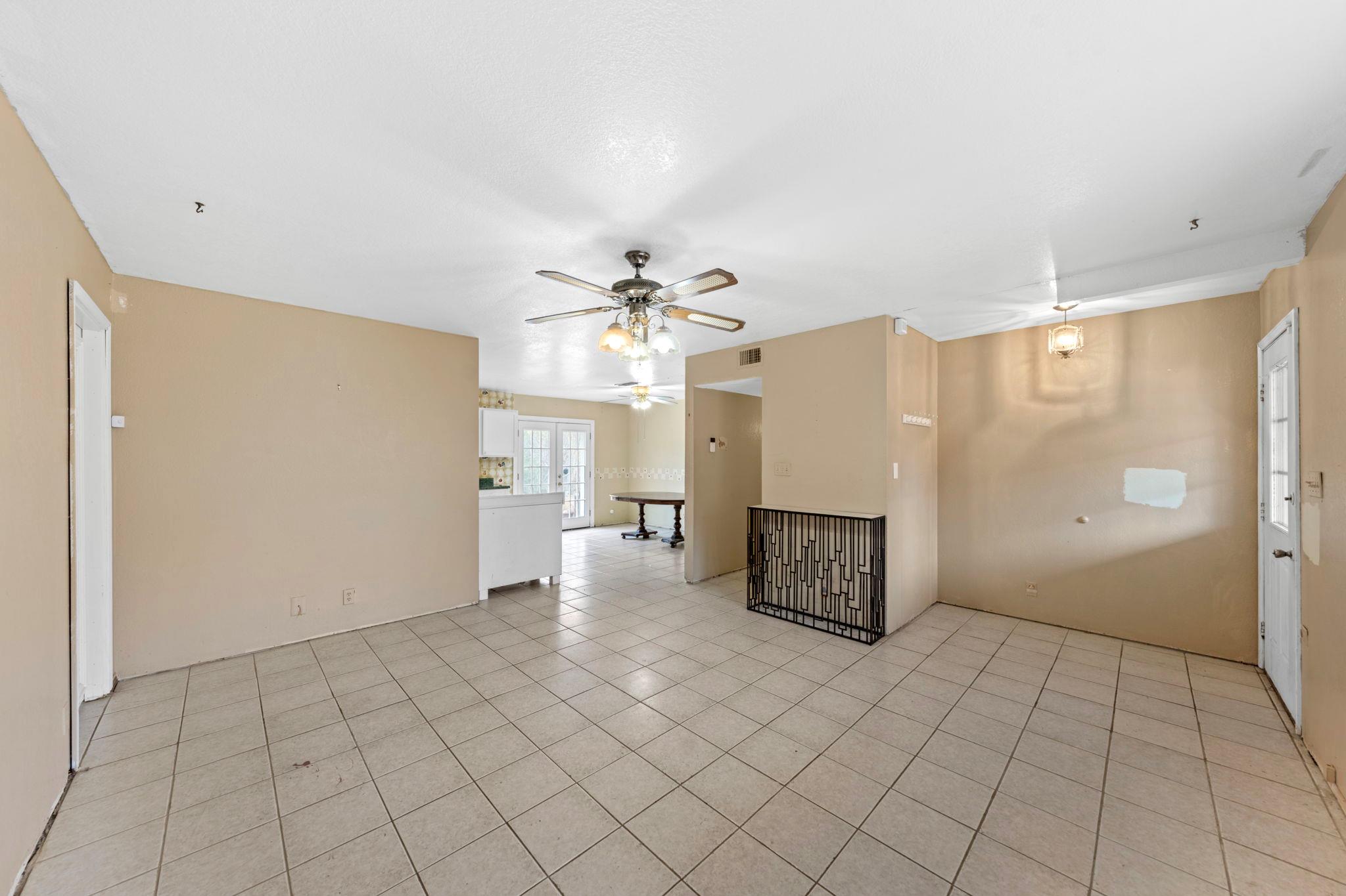 311 Leslie Dr, Kerrville, TX 78028