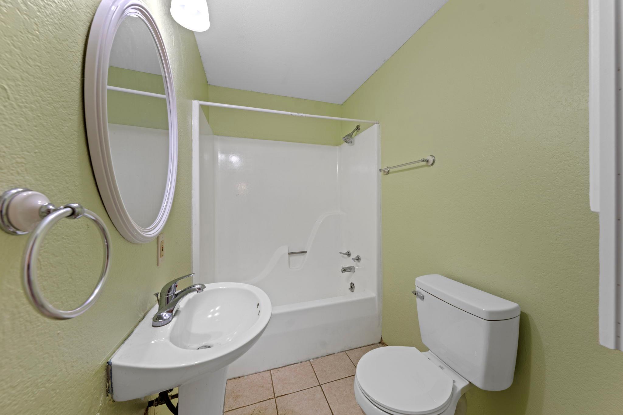 311 Leslie Dr, Kerrville, TX 78028