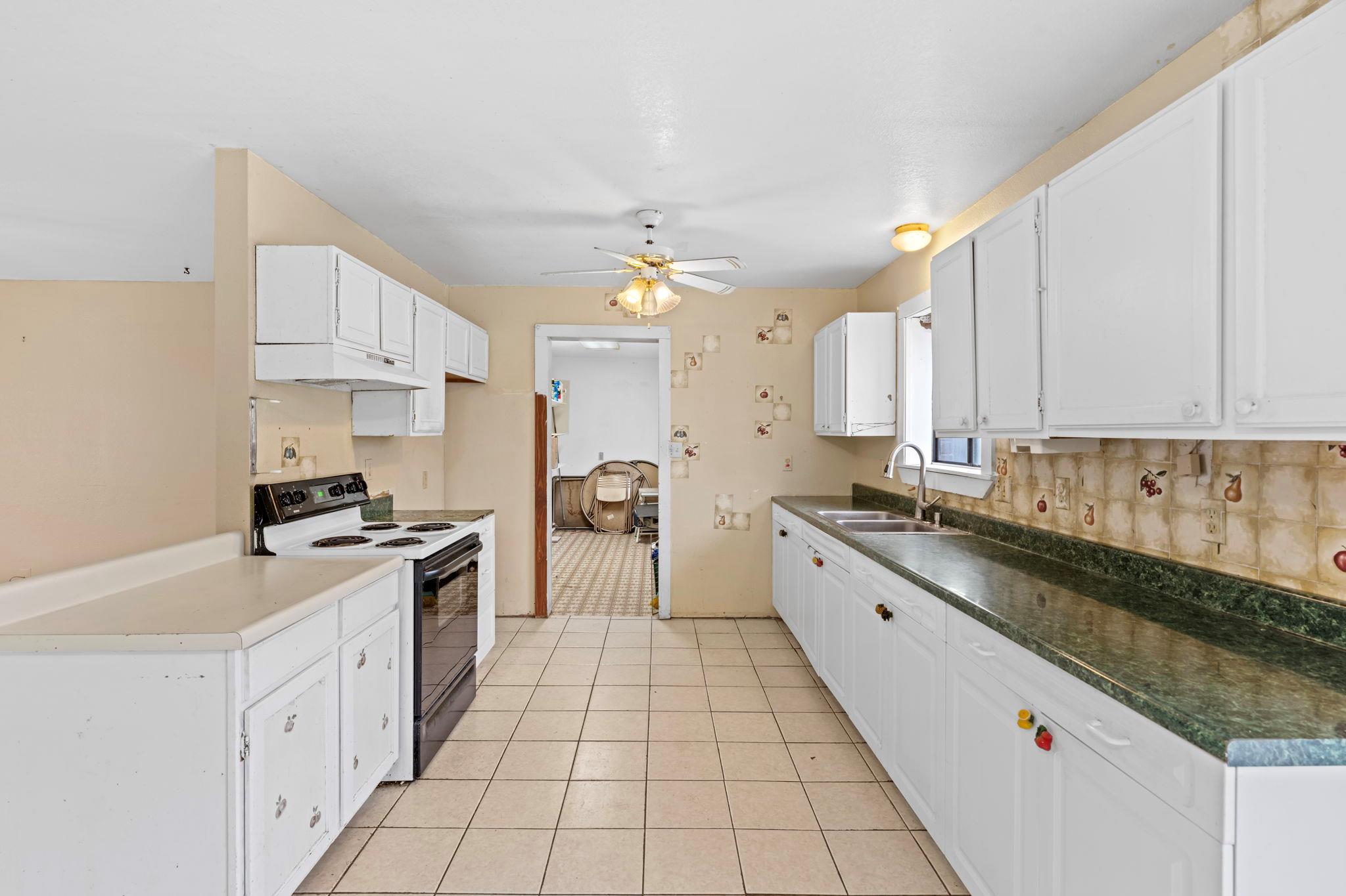 311 Leslie Dr, Kerrville, TX 78028