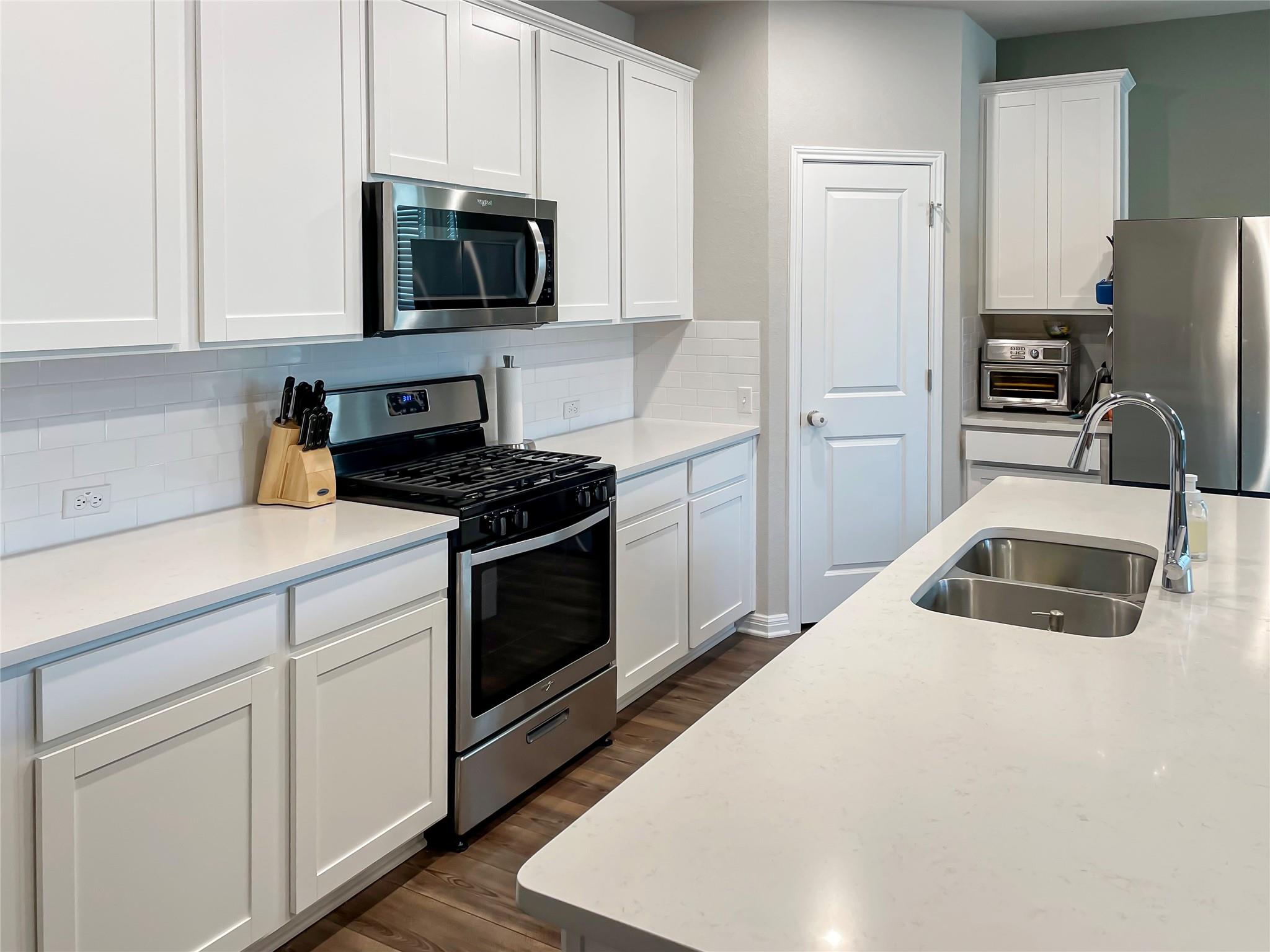 897 Lone Peak Way, Dripping Springs, TX 78620