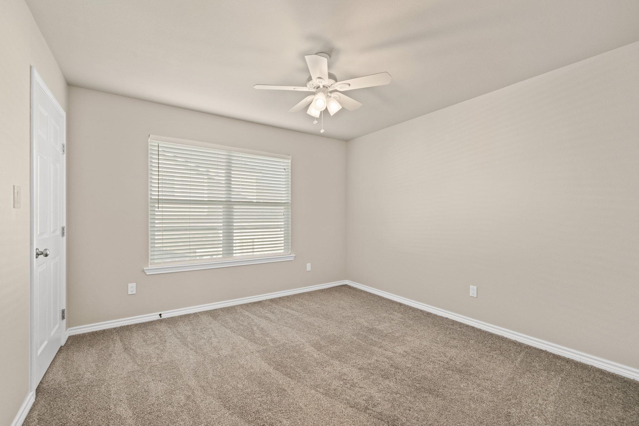 609A W 7th St, Taylor, TX 76574